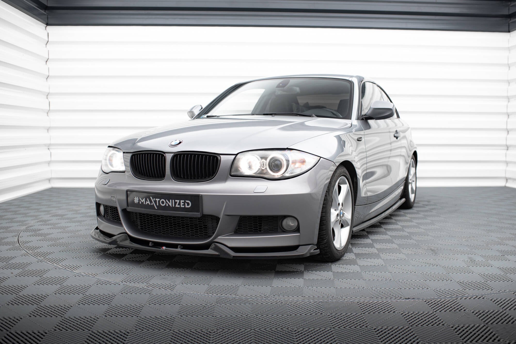 Maxton Design Splitter delantero V.1 para BMW 1 M-Pack E82 - imagen 1