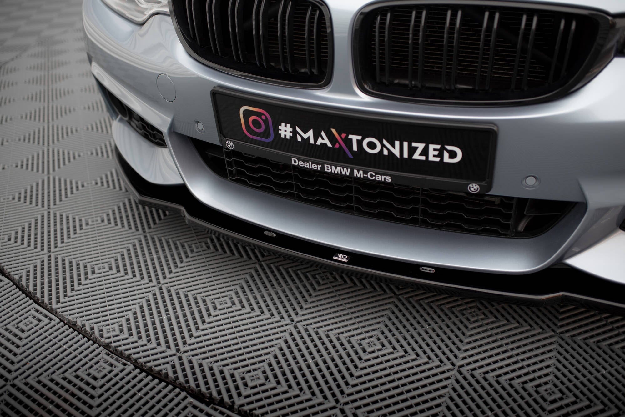 Maxton Design Splitter delantero V.1 para BMW 4 Coupe / Gran Coupe / Cabrio M-Pack F32 / F36 / F33 - imagen 3