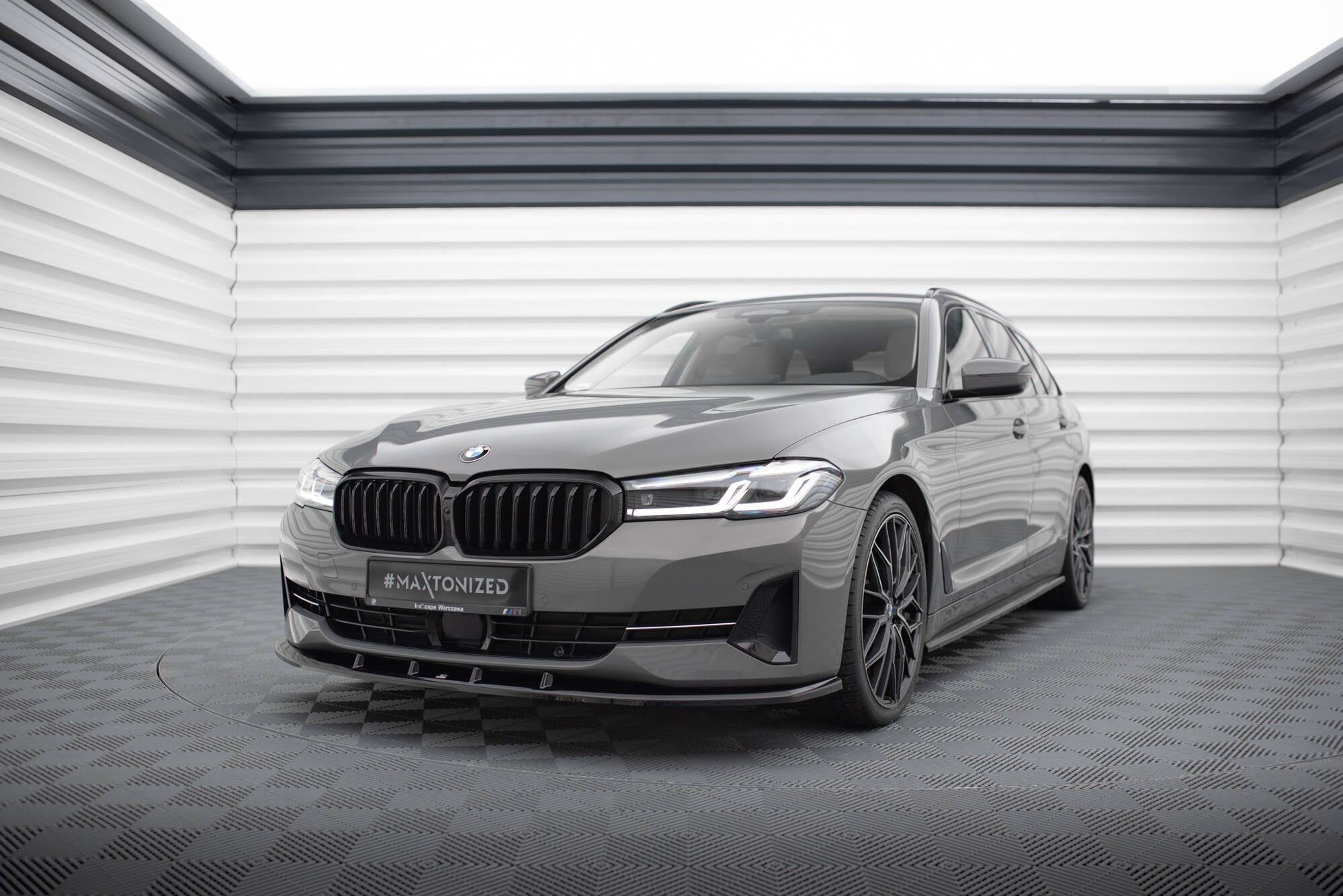 Maxton Design Splitter delantero V.1 para BMW 5 G30 / G31 Facelift - imagen 1