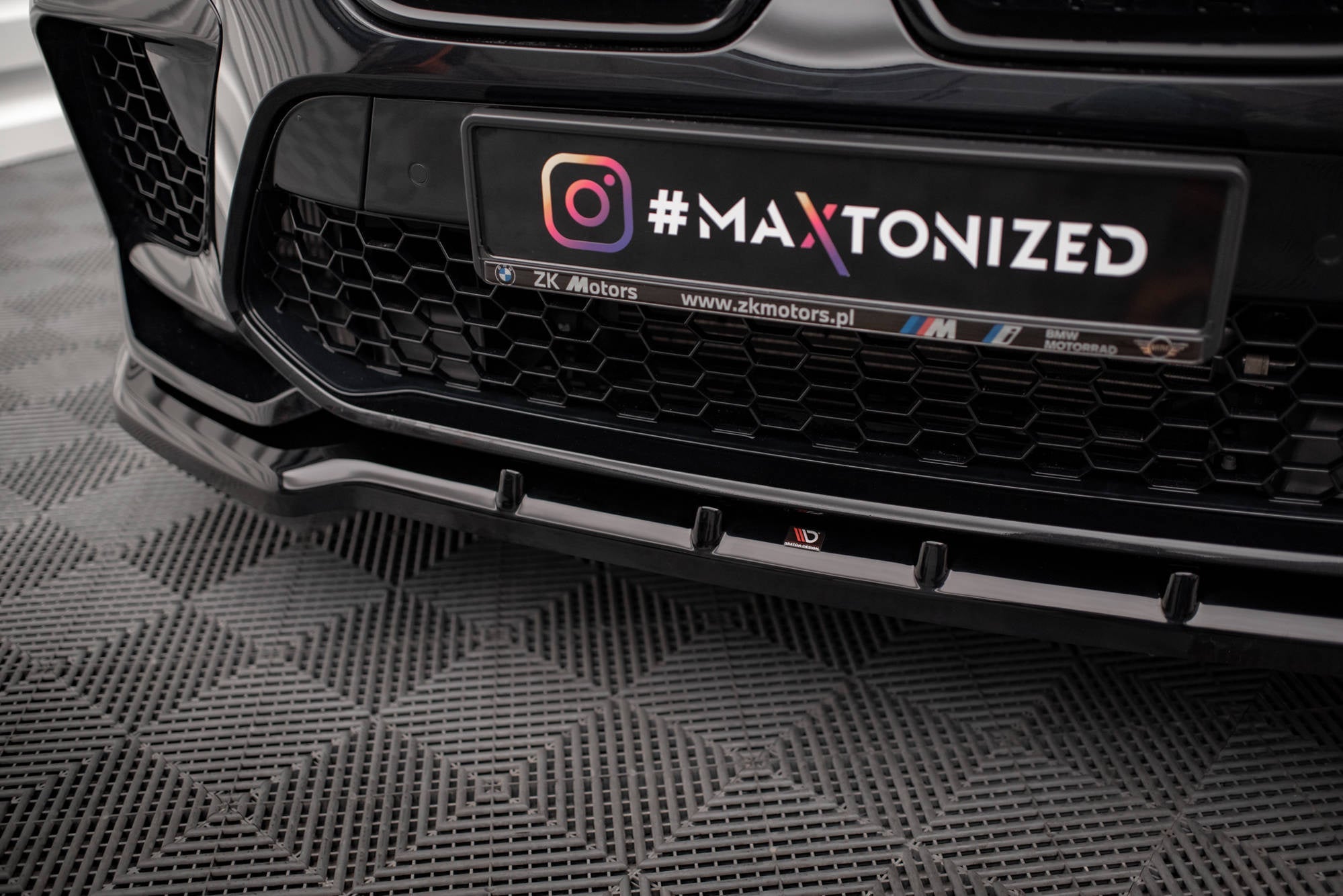 Maxton Design Splitter delantero V.1 para BMW X6 M F96 - imagen 3