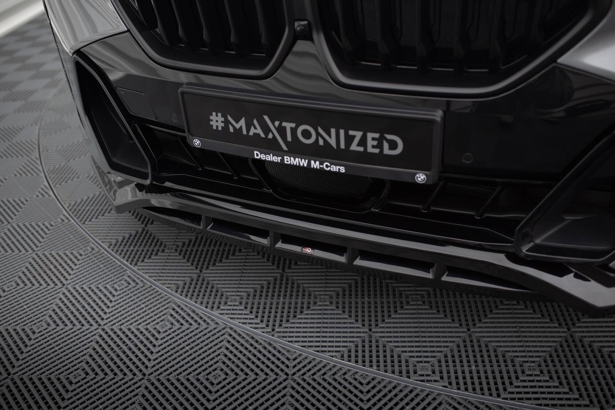 Maxton Design Splitter delantero V.1 para BMW X6 M-Pack G06 Facelift - imagen 3