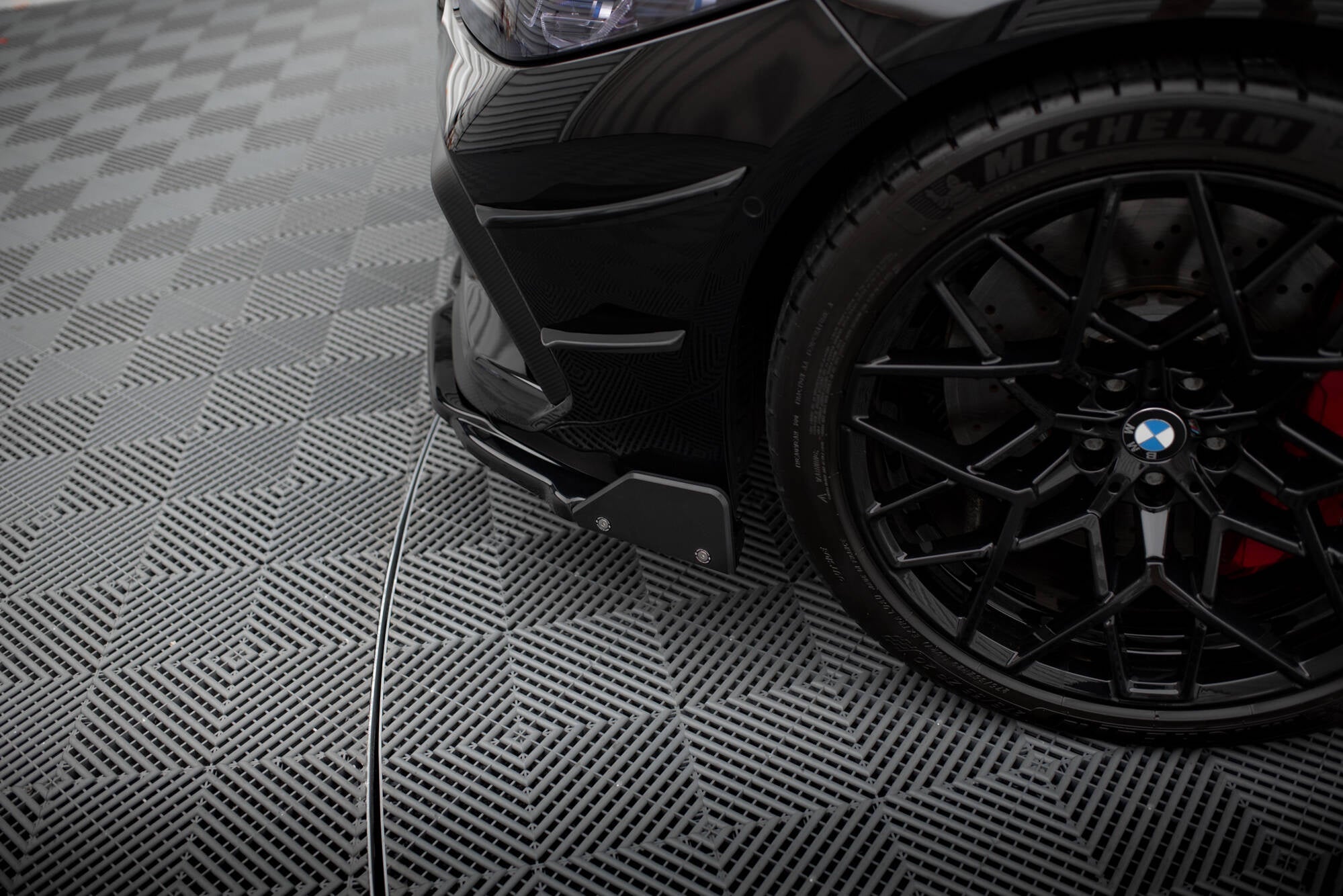 Maxton Design Splitter delantero V.1 + Flaps para BMW M8 Gran Coupe F93 / Coupe F92 - imagen 5