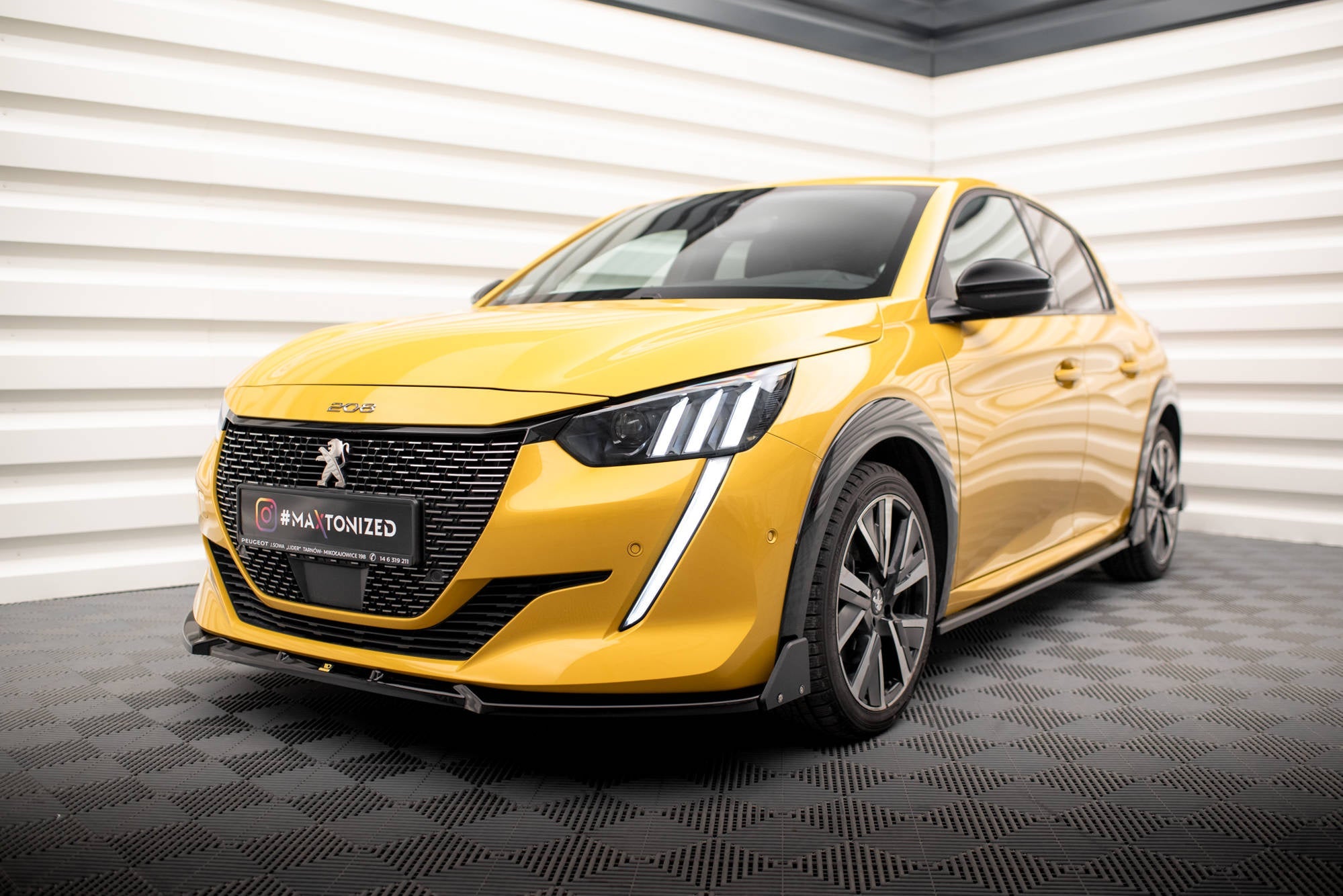 Maxton Design Splitter delantero V.1 + Flaps para Peugeot 208 GT Mk2 - imagen 1
