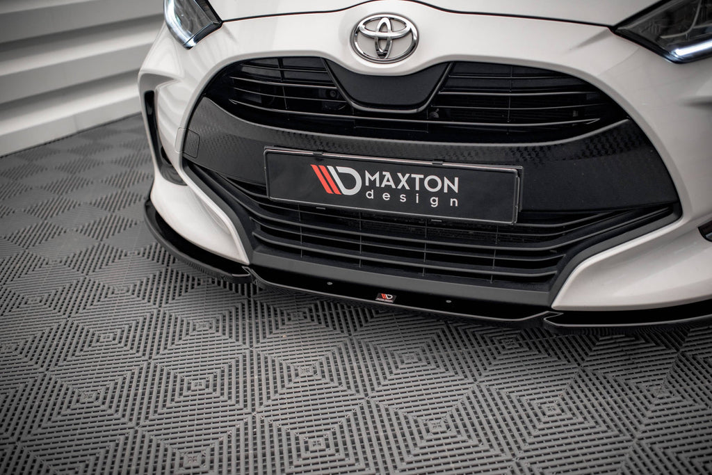 Maxton Design Splitter delantero V.1 + Flaps para Toyota Yaris Mk4 - imagen 3