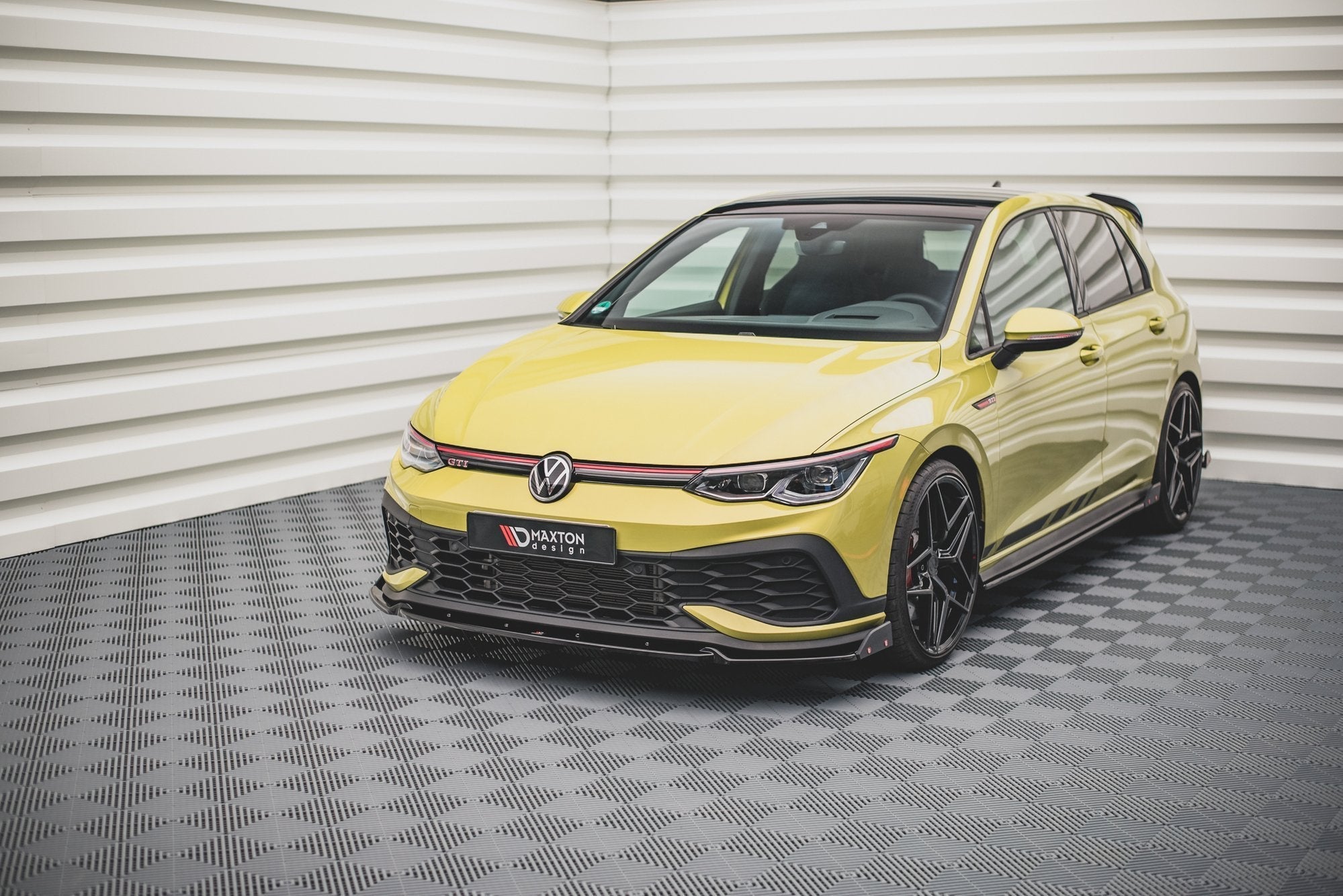 Maxton Design Splitter delantero V.1 + Flaps para Volkswagen Golf GTI Clubsport Mk8 - imagen 2