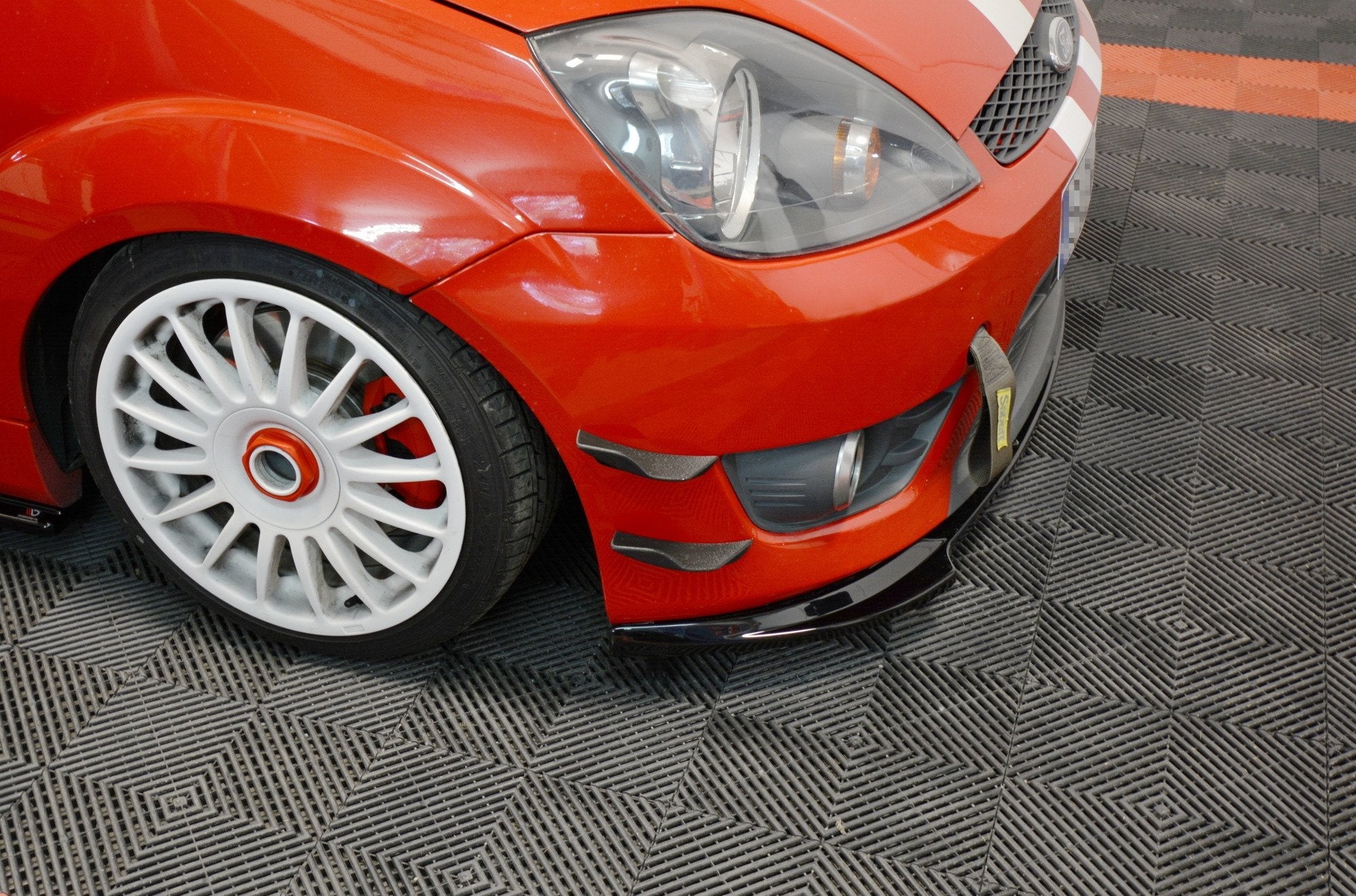 Maxton Design Splitter delantero V.1 para Ford Fiesta ST Mk6 - imagen 3