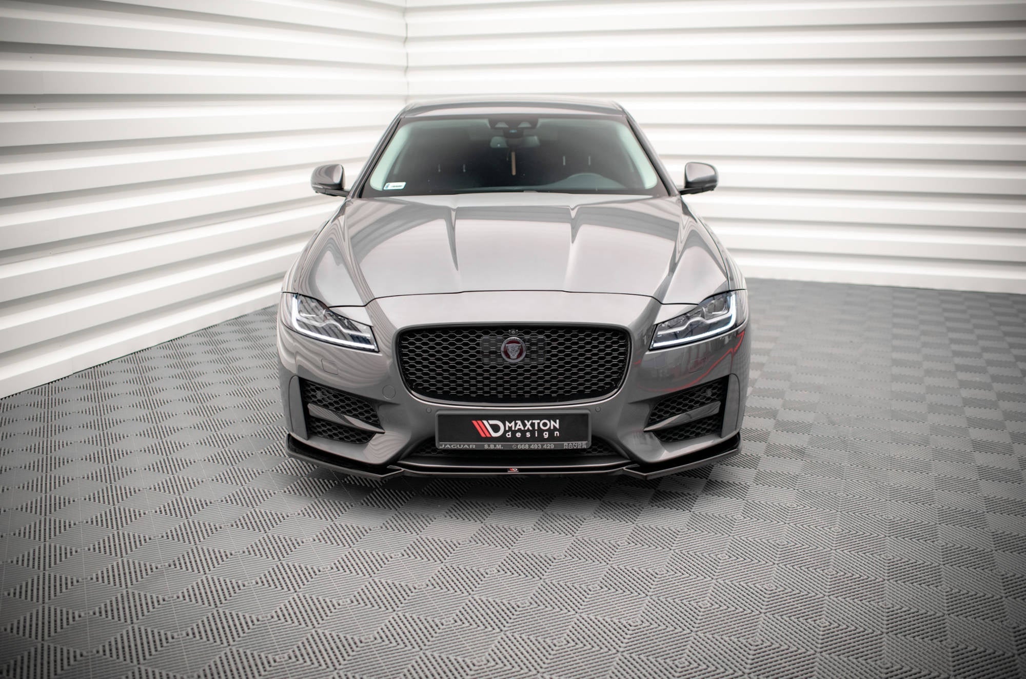 Maxton Design Splitter delantero V.1 para Jaguar XF R-Sport X260 - imagen 2