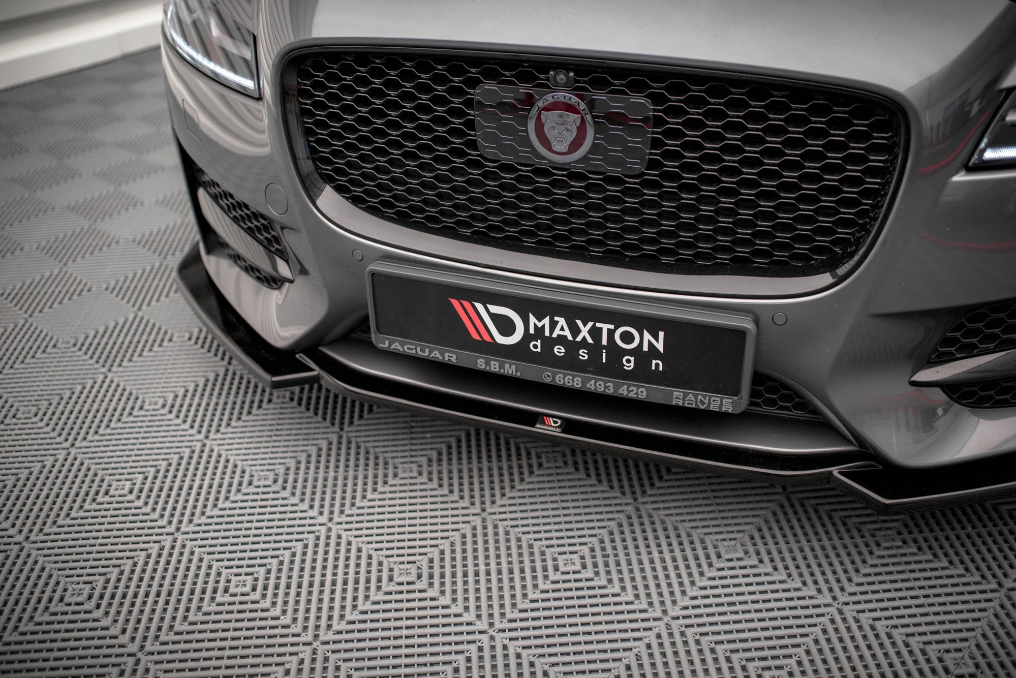 Maxton Design Splitter delantero V.1 para Jaguar XF R-Sport X260 - imagen 3