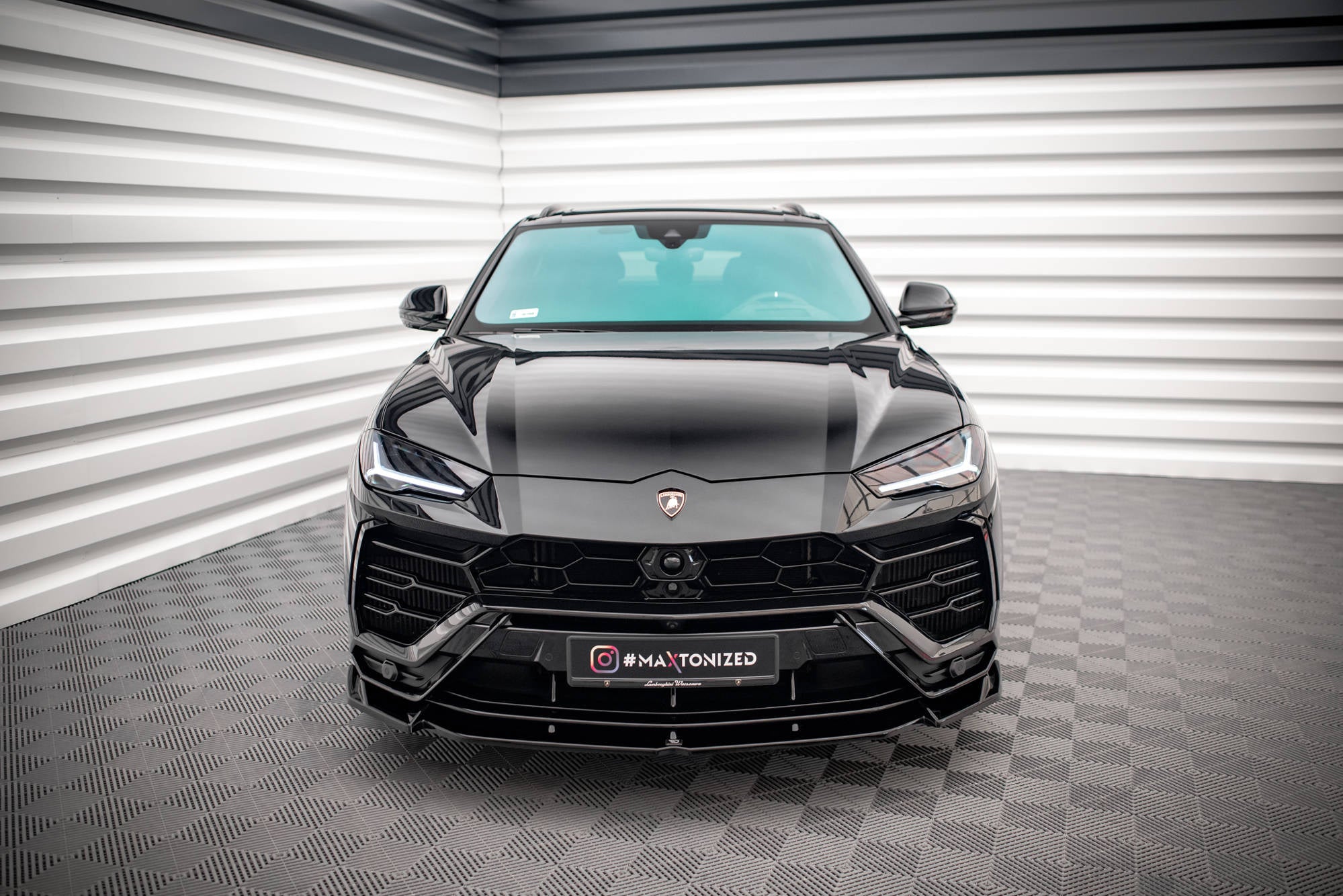 Maxton Design Splitter delantero V.1 para Lamborghini Urus Mk1 - imagen 2