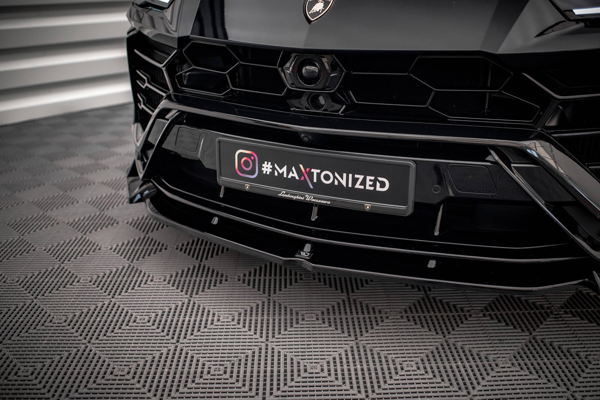 Maxton Design Splitter delantero V.1 para Lamborghini Urus Mk1 - imagen 3