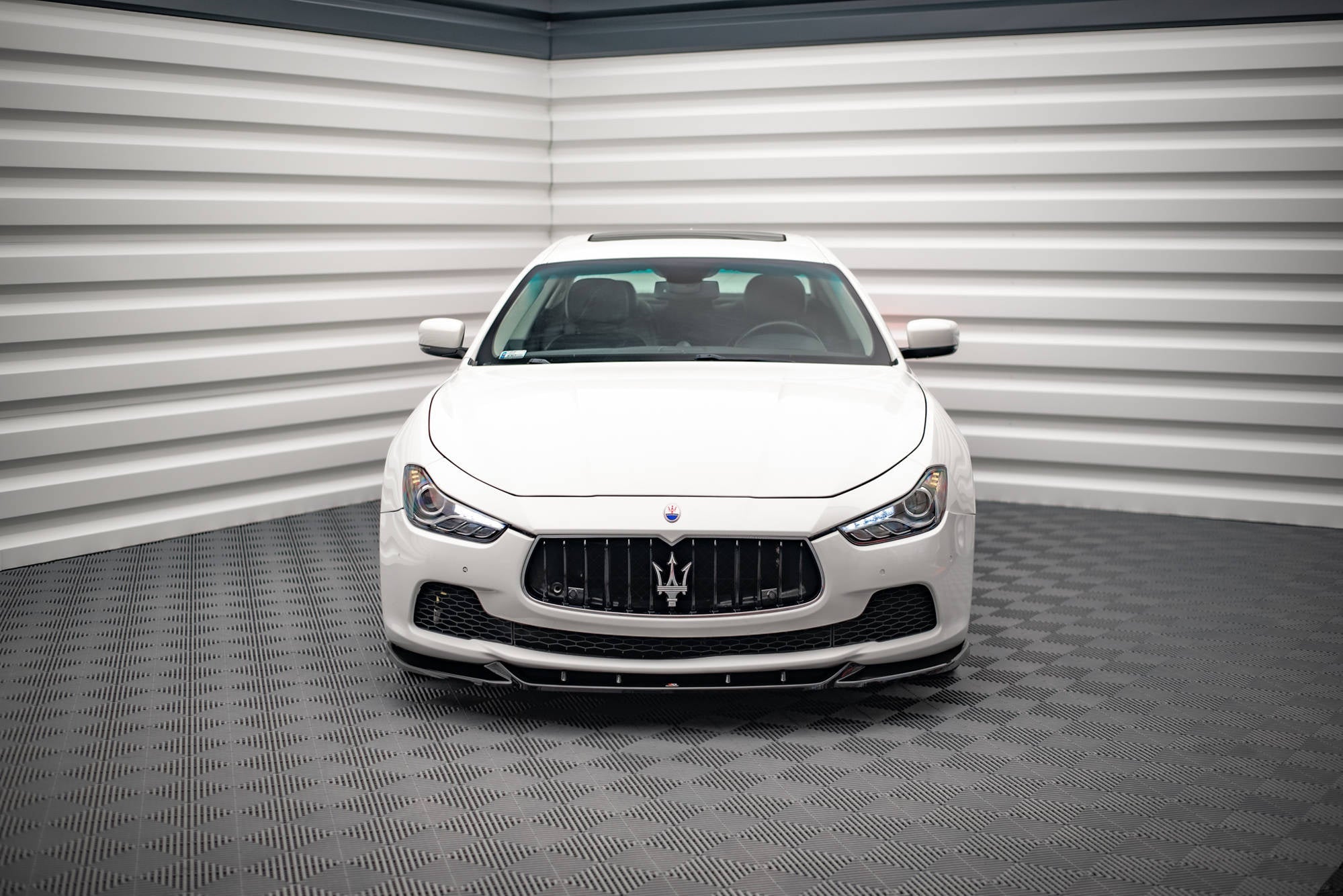 Maxton Design Splitter delantero V.1 para Maserati Ghibli Mk3 - imagen 1