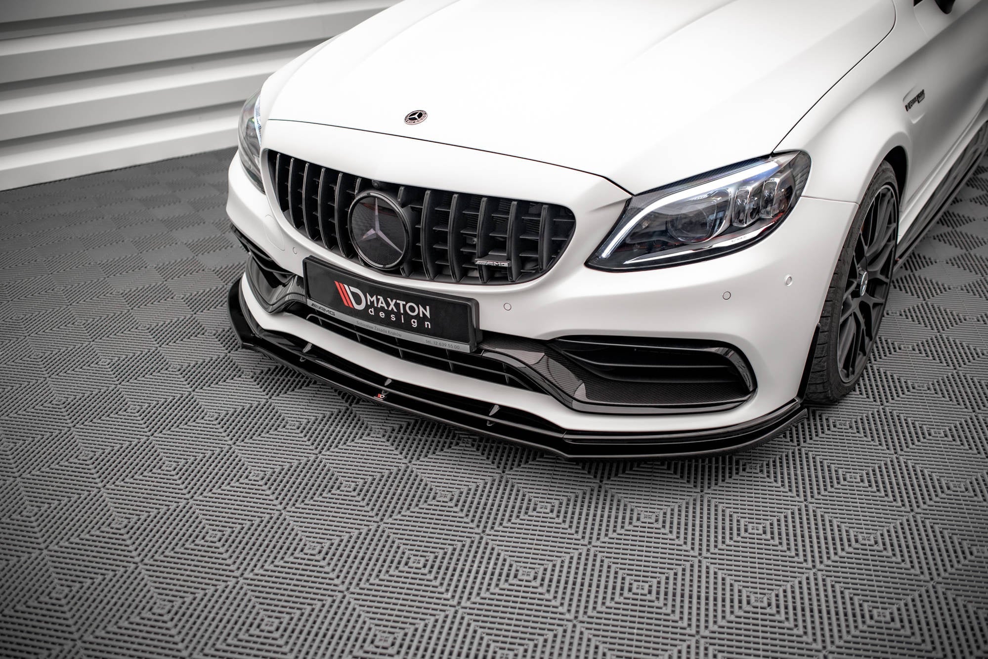 Maxton Design Splitter delantero V.1 para Mercedes-AMG C63 Coupe AMG Aero Pack C205 Facelift - imagen 1