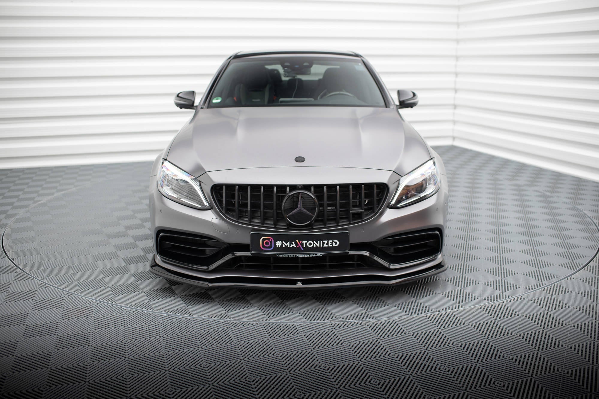 Maxton Design Splitter delantero V.1 para Mercedes-AMG C63 Sedan / Estate W205 Facelift - imagen 2