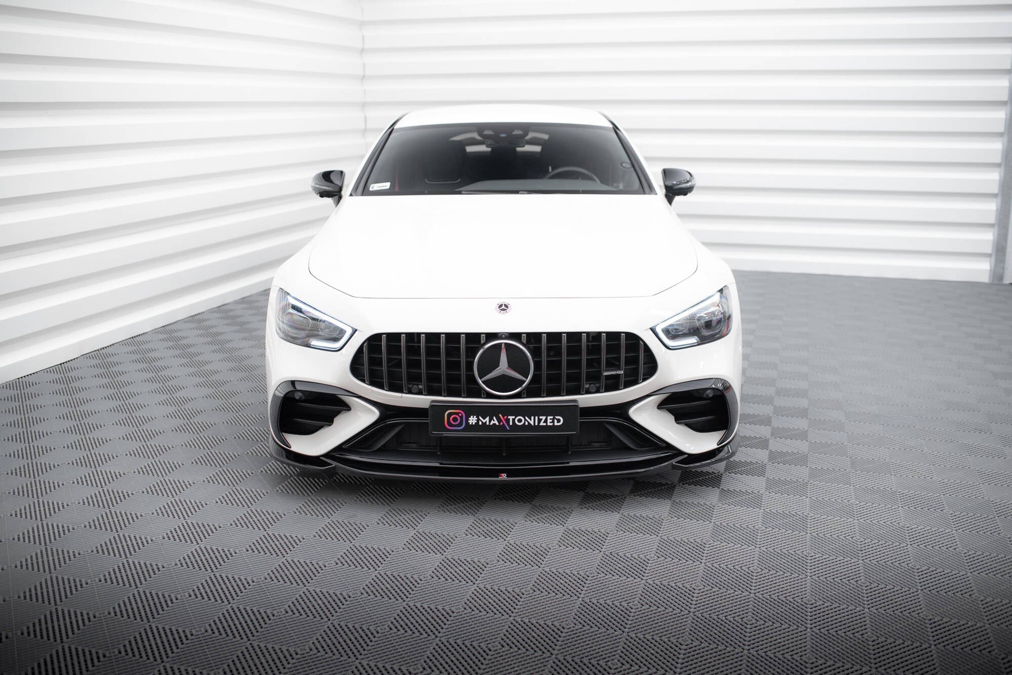 Maxton Design Splitter delantero V.1 para Mercedes-AMG GT 43 4 Door Coupe V8 Styling Package X290 - imagen 2