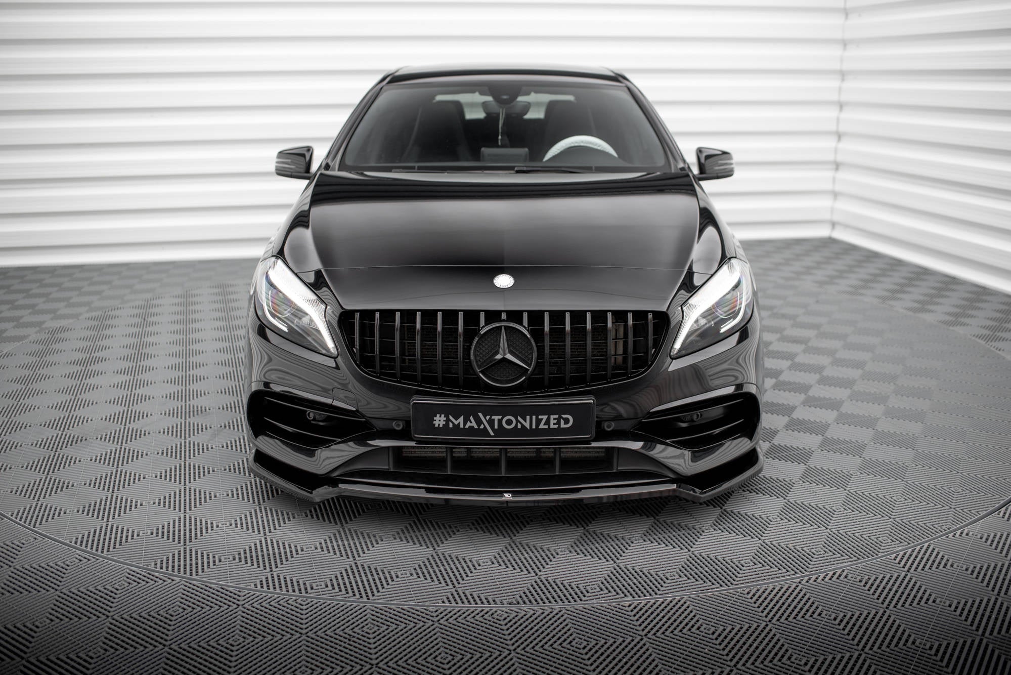 Maxton Design Splitter delantero V.1 para Mercedes-Benz A AMG-Line W176 Facelift - imagen 2