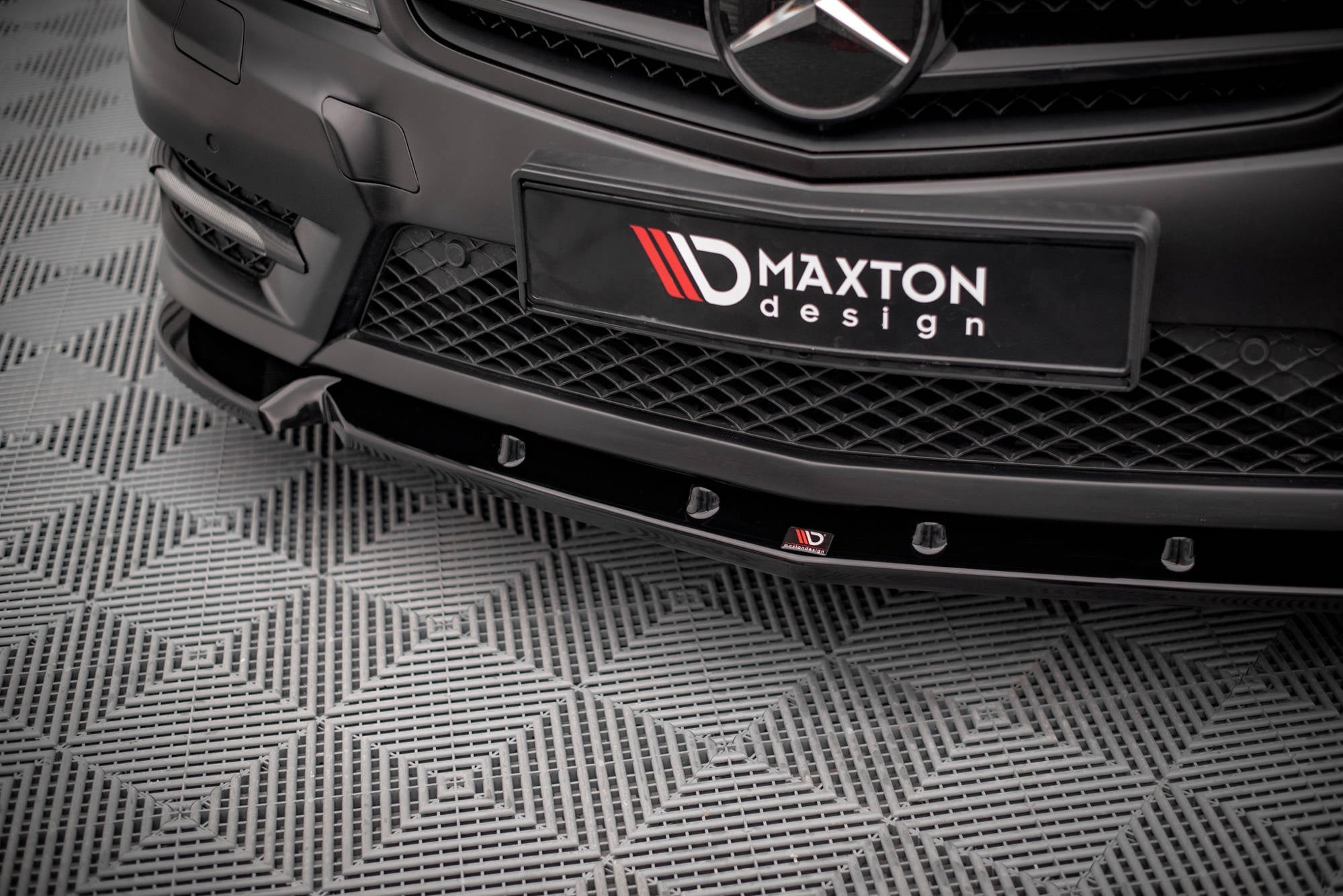 Maxton Design Splitter delantero V.1 para Mercedes-Benz C Coupe / Sedan / Estate AMG-Line C204 / W204 Facelift / S204 Facelift - imagen 3