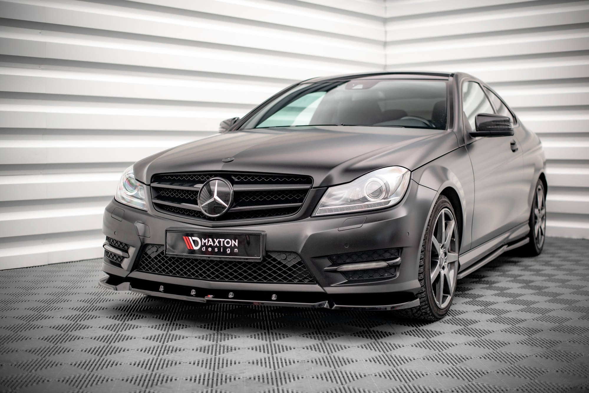 Maxton Design Splitter delantero V.1 para Mercedes-Benz C Coupe / Sedan / Estate AMG-Line C204 / W204 Facelift / S204 Facelift - imagen 1
