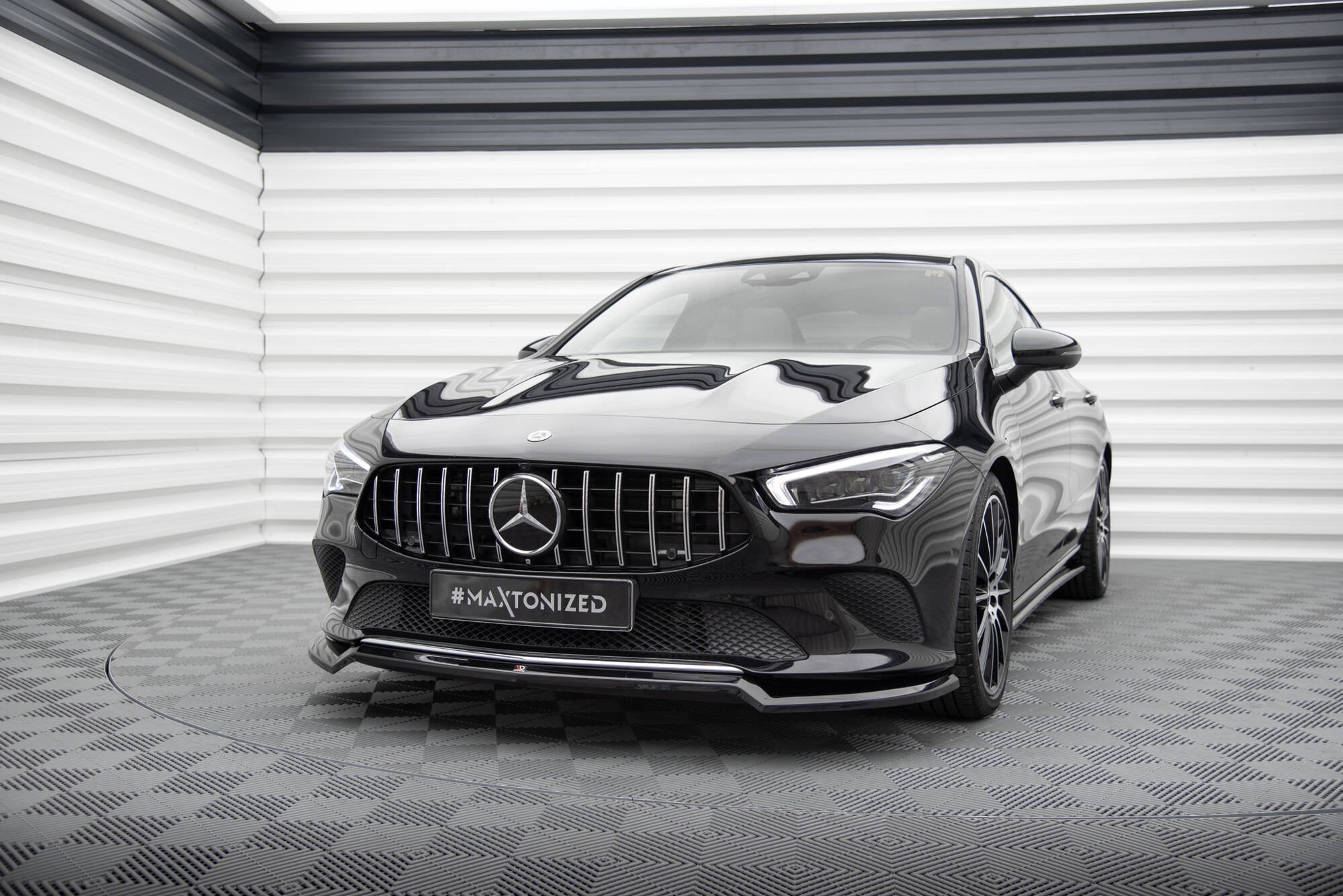 Maxton Design Splitter delantero V.1 para Mercedes-Benz CLA C118 - imagen 1
