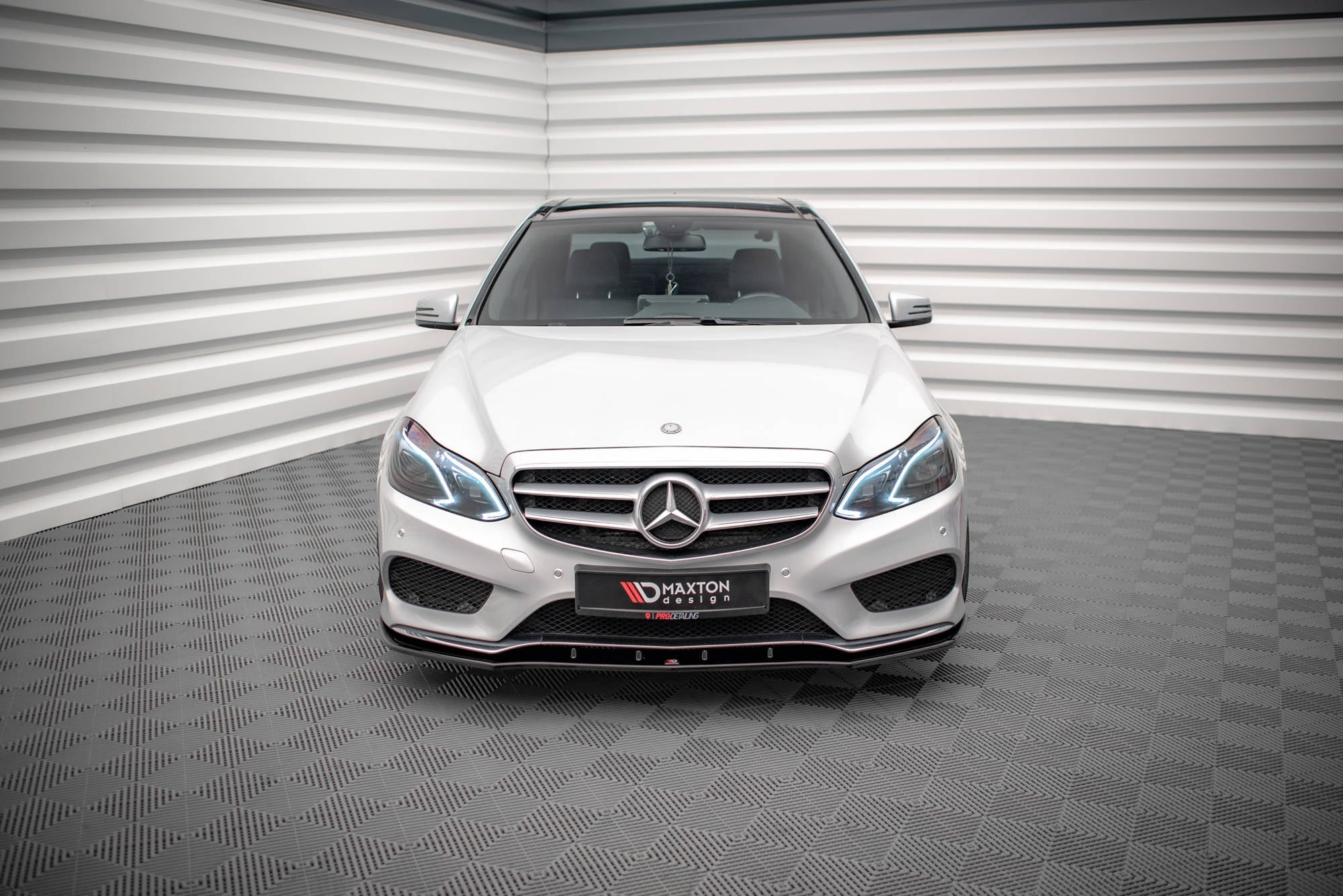 Maxton Design Splitter delantero V.1 para Mercedes-Benz E AMG-Line Sedan W212 Facelift - imagen 2