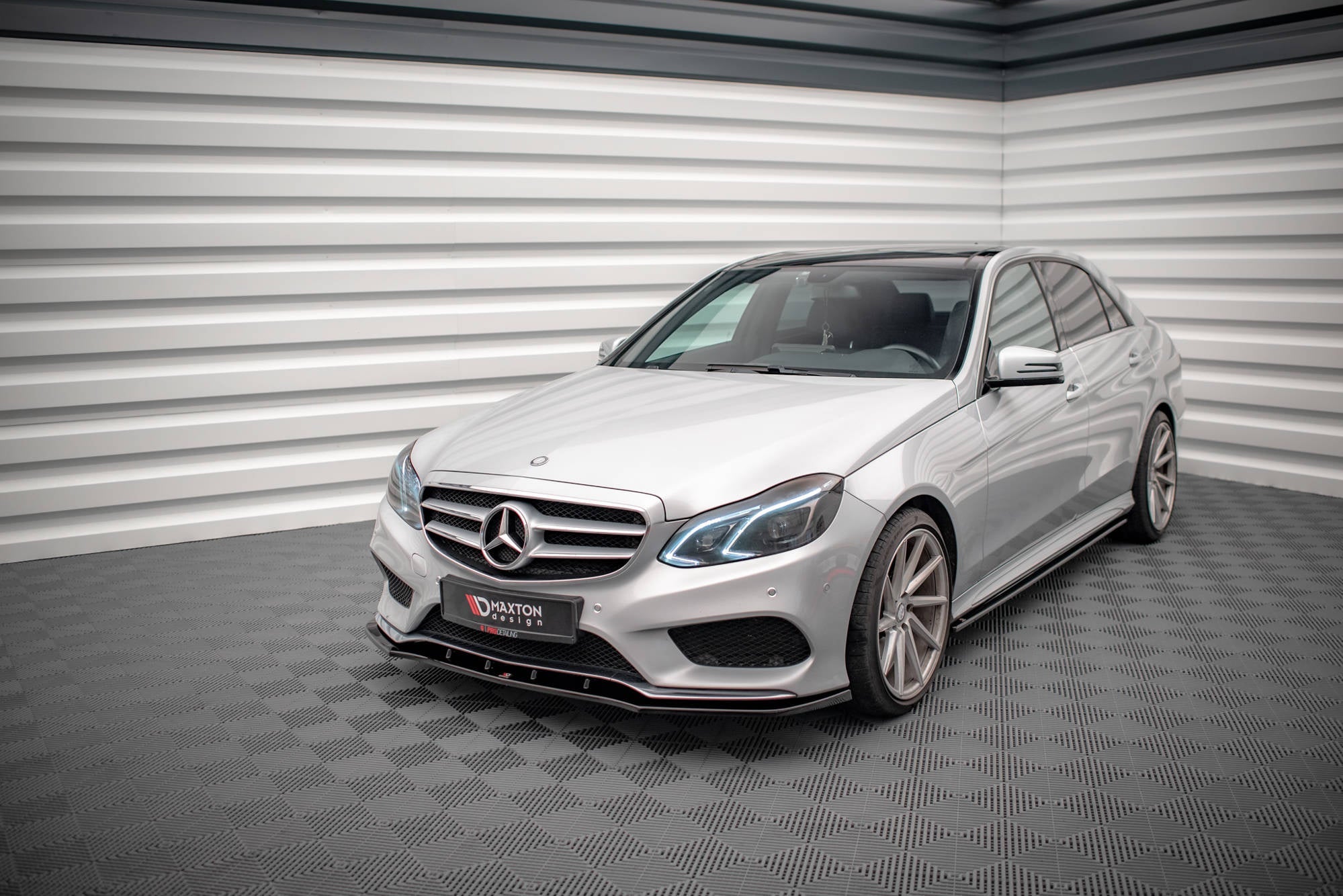 Maxton Design Splitter delantero V.1 para Mercedes-Benz E AMG-Line Sedan W212 Facelift - imagen 1