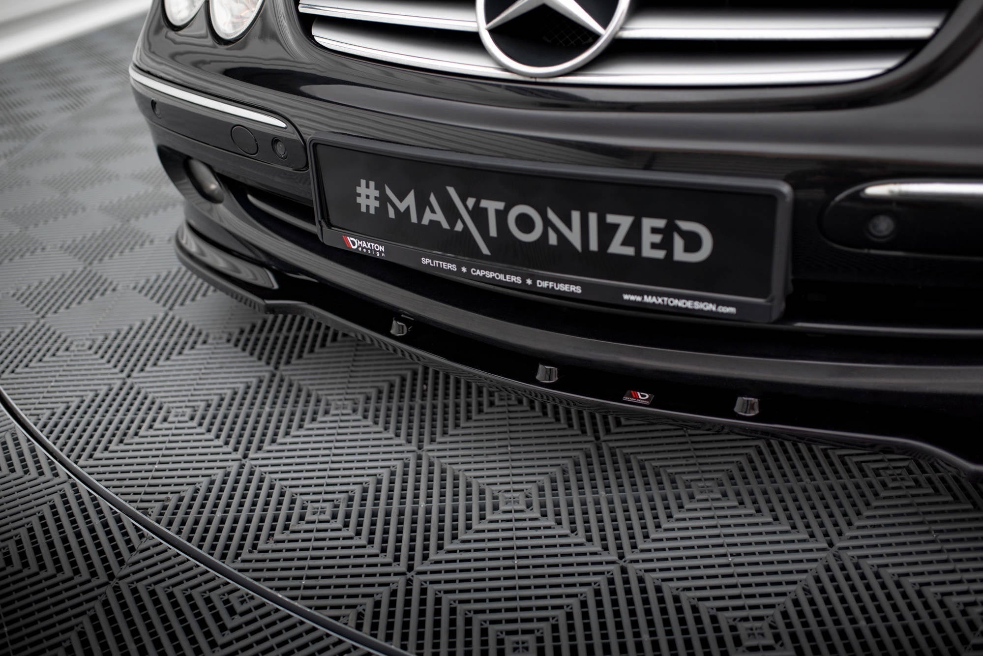 Maxton Design Splitter delantero V.1 para Mercedes CLK W 209 FOR Standard Version - imagen 3