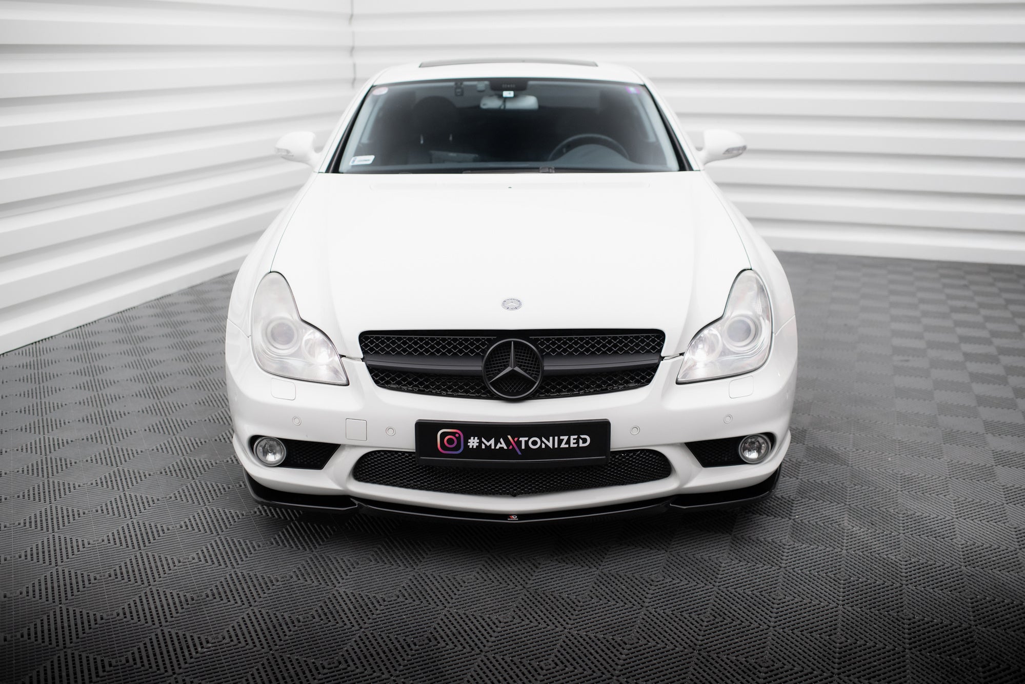 Maxton Design Splitter delantero V.1 para Mercedes CLS C219 55AMG - imagen 2