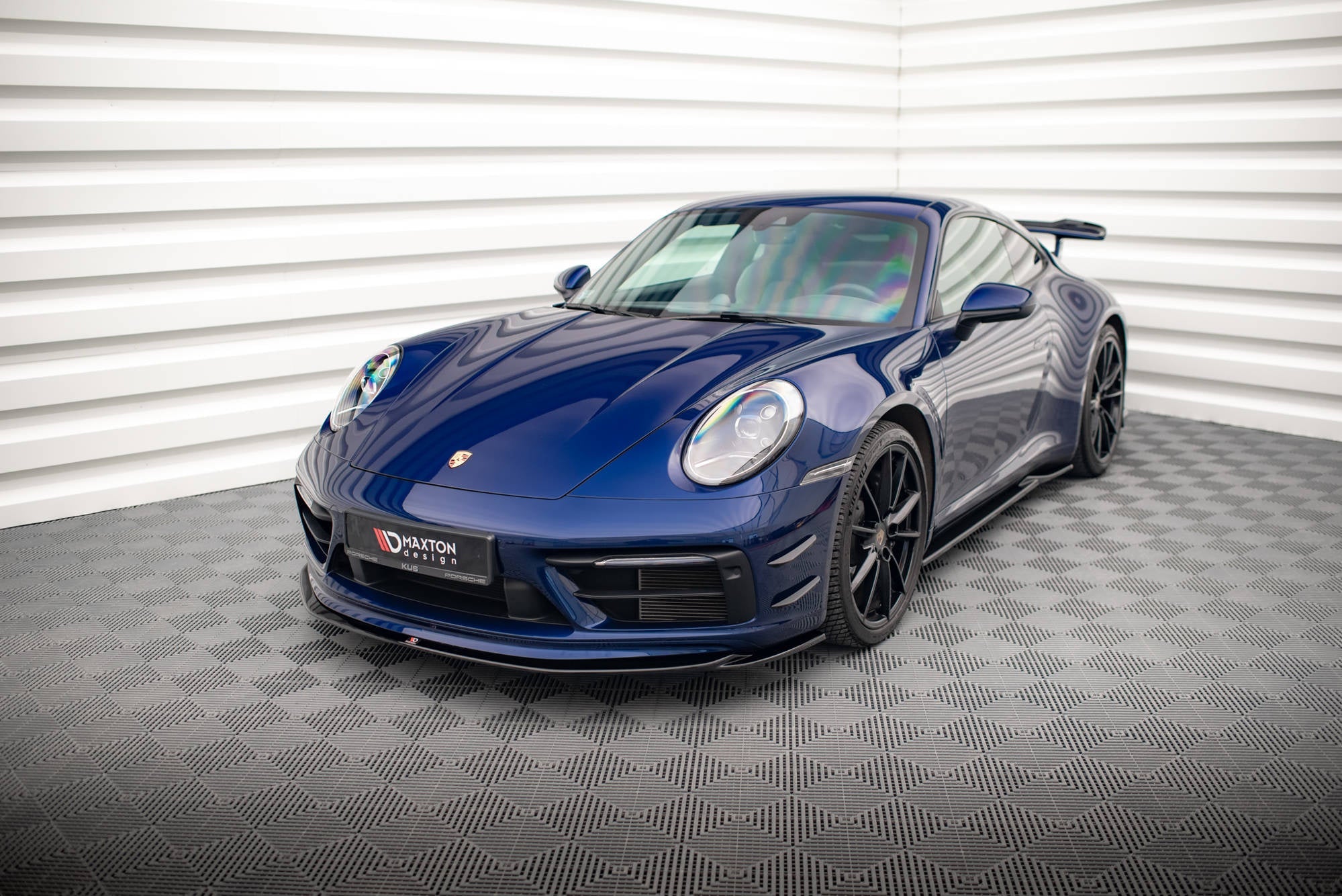 Maxton Design Splitter delantero V.1 para Porsche 911 Carrera Aero / Carrera GTS 992 - imagen 3