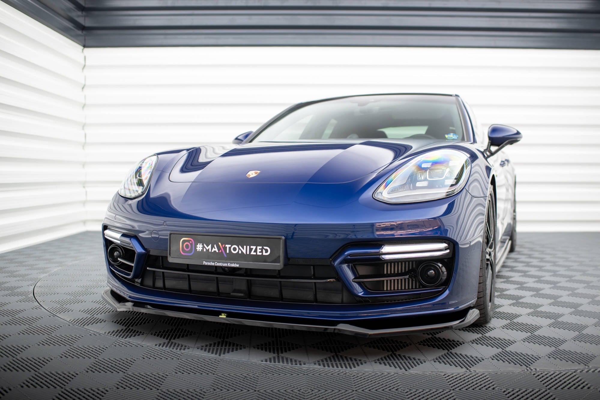Maxton Design Splitter delantero V.1 para Porsche Panamera E-Hybrid 971 Facelift - imagen 1