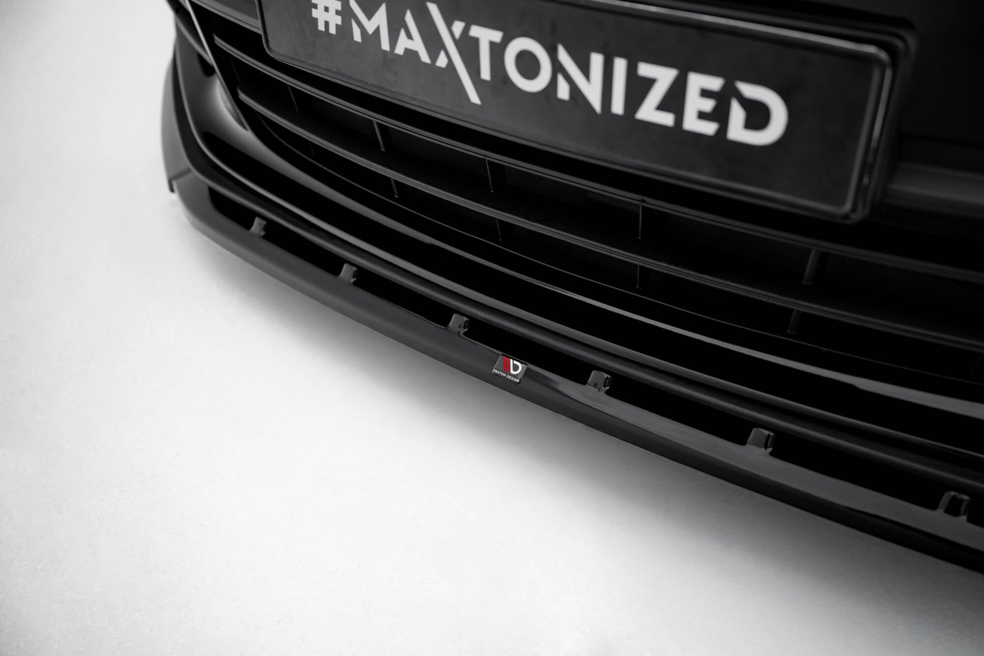 Maxton Design Splitter delantero V.1 para Porsche Panamera E-Hybrid / Panamera 4S 971 - imagen 3
