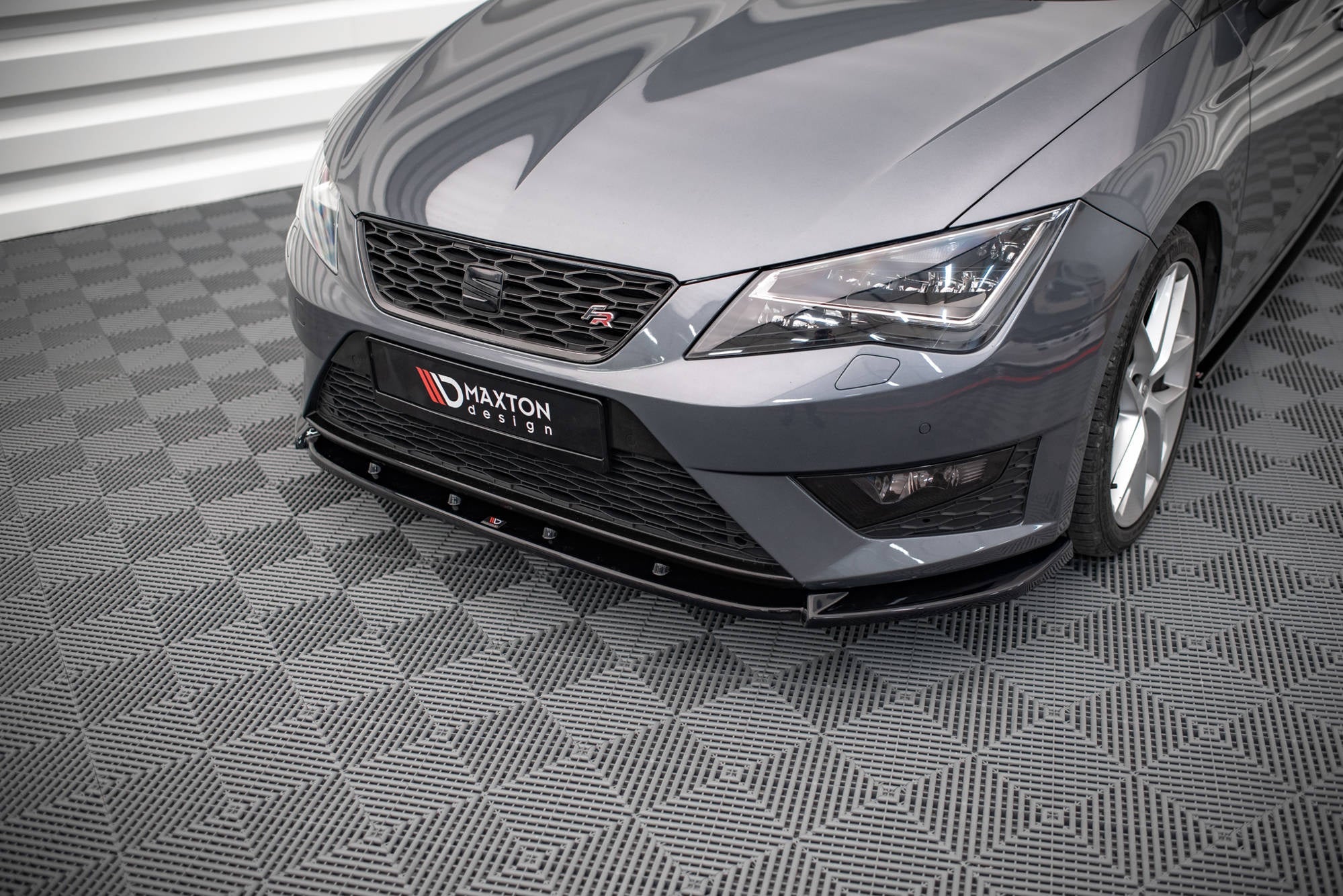 Maxton Design Splitter delantero V.1 para Seat Leon FR / Cupra Mk3 - imagen 1