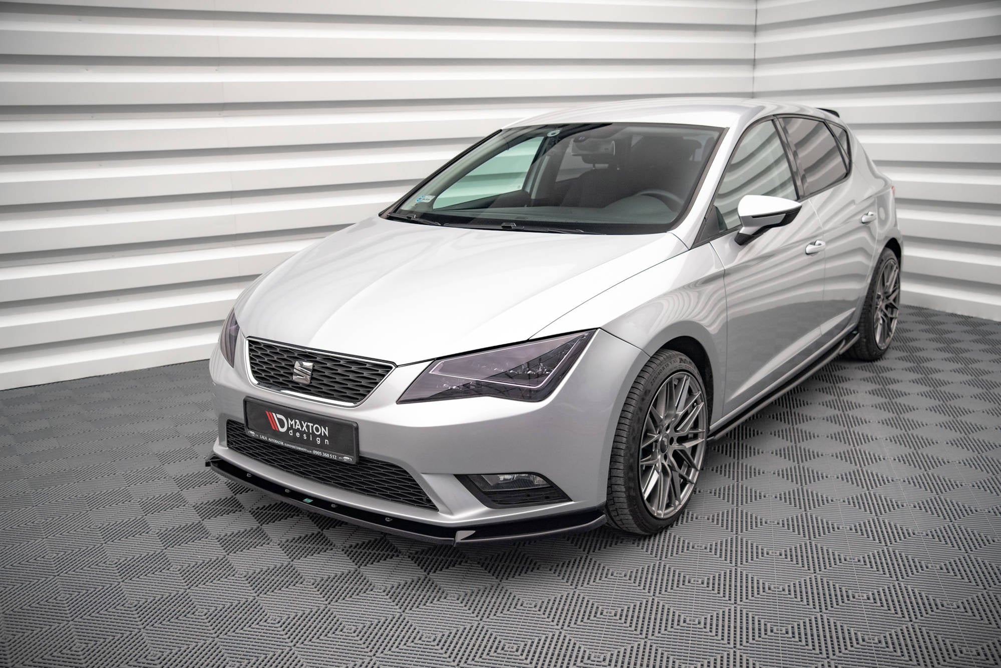 Maxton Design Splitter delantero V.1 para Seat Leon Mk3 - imagen 1