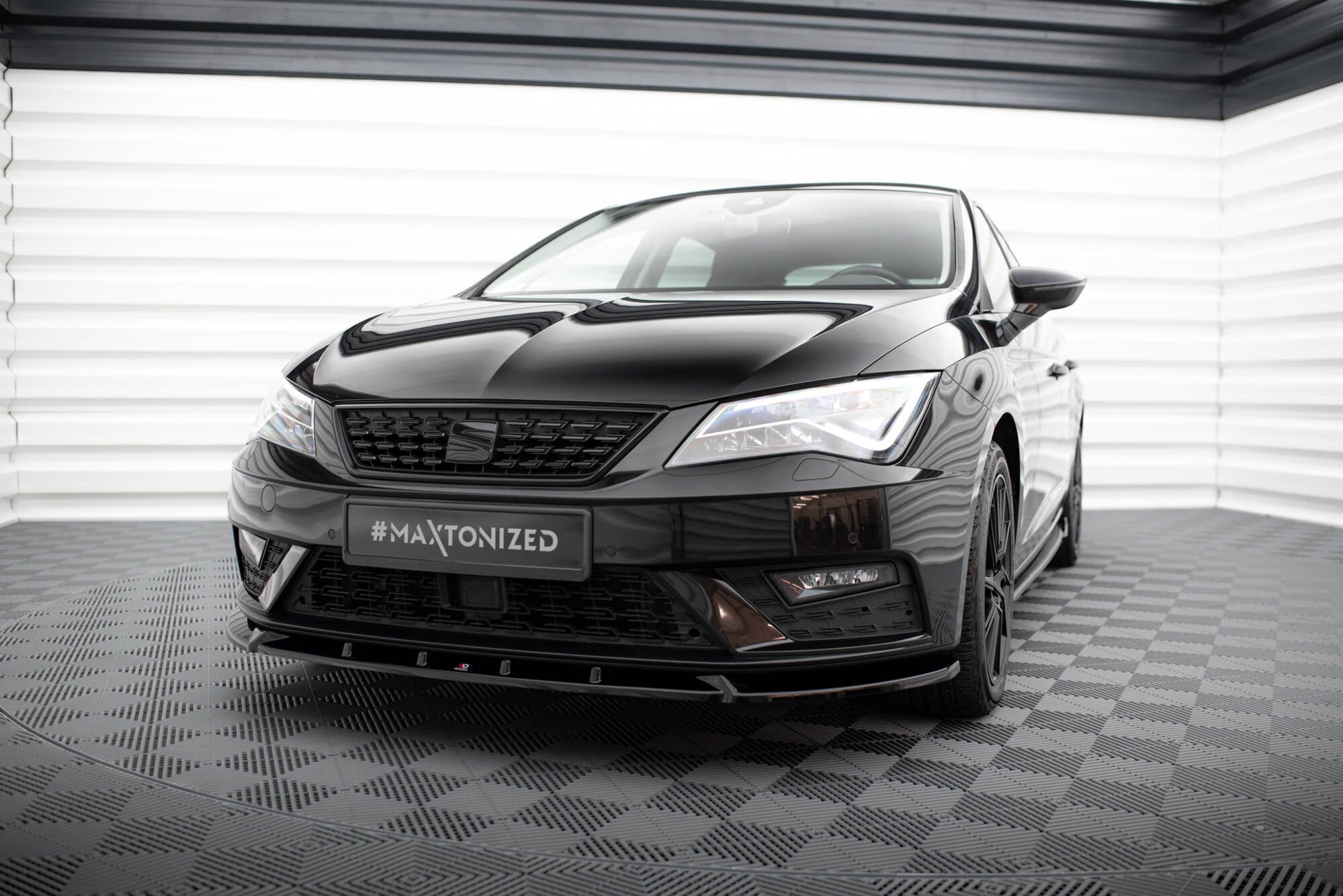 Maxton Design Splitter delantero V.1 para Seat Leon Mk3 Facelift - imagen 1