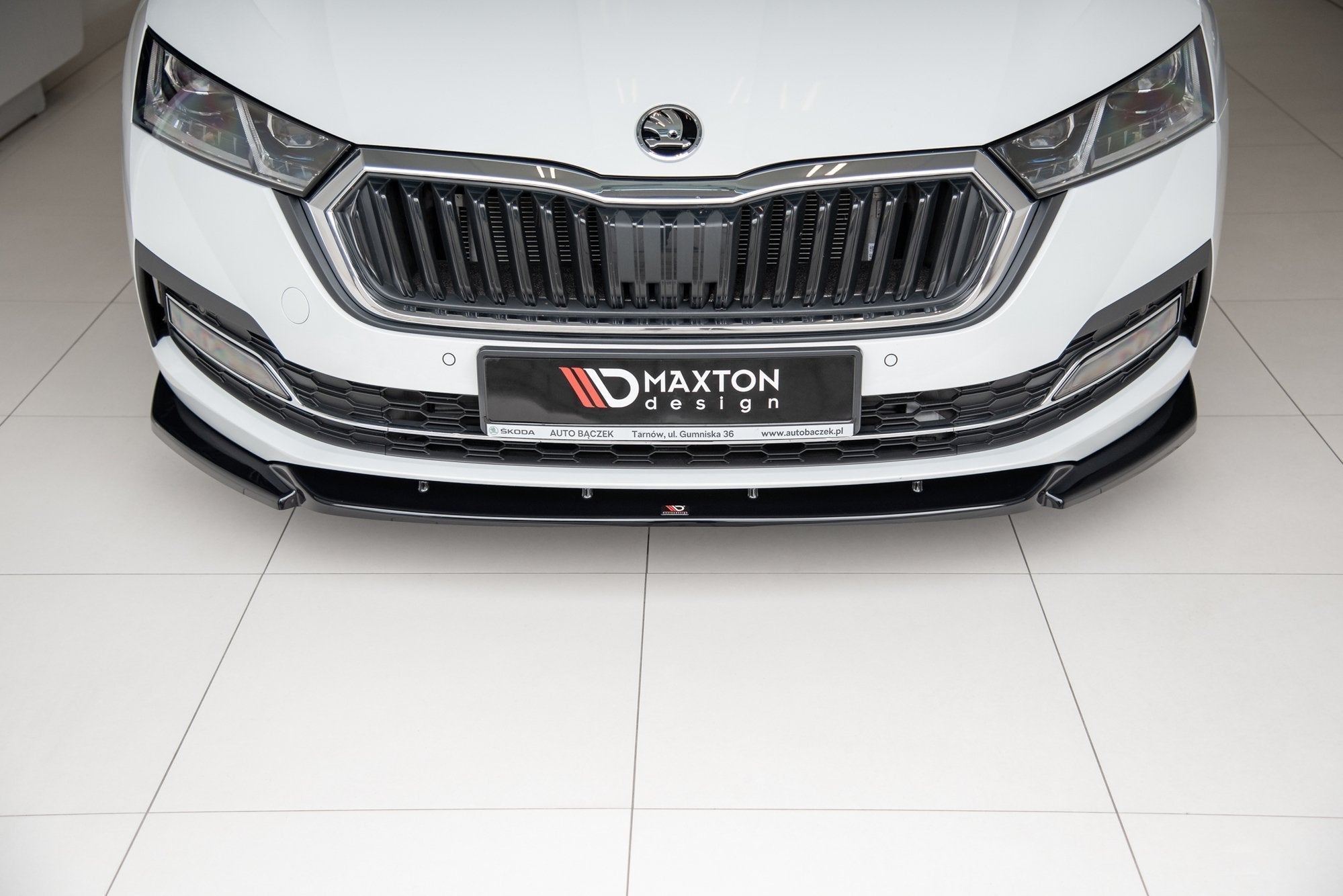 Maxton Design Splitter delantero V.1 para Skoda Octavia Mk4 - imagen 2