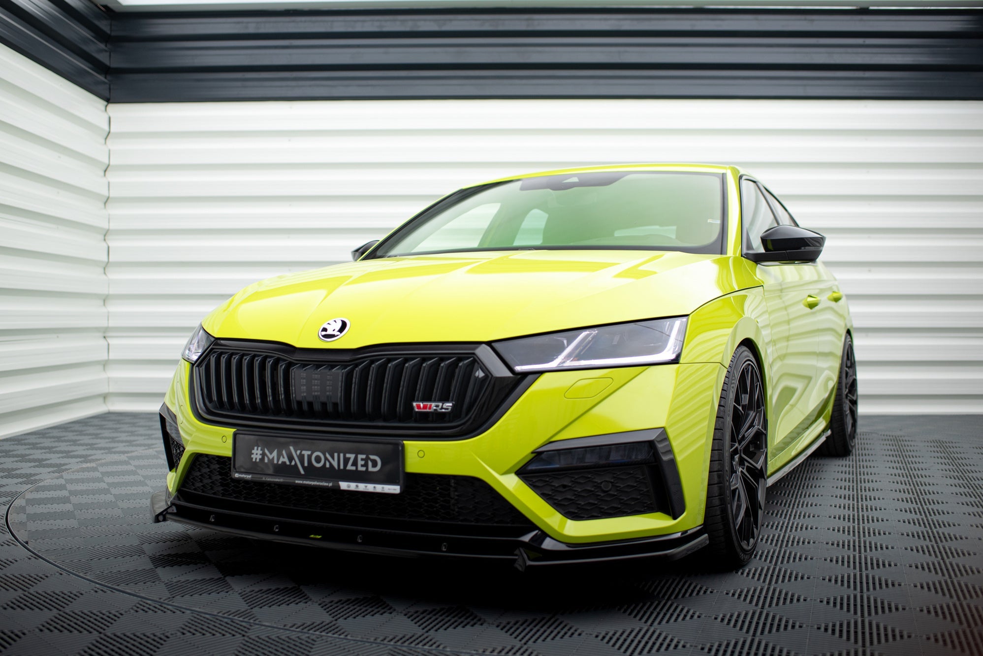Maxton Design Splitter delantero V.1 para Skoda Octavia RS Mk4 - imagen 1