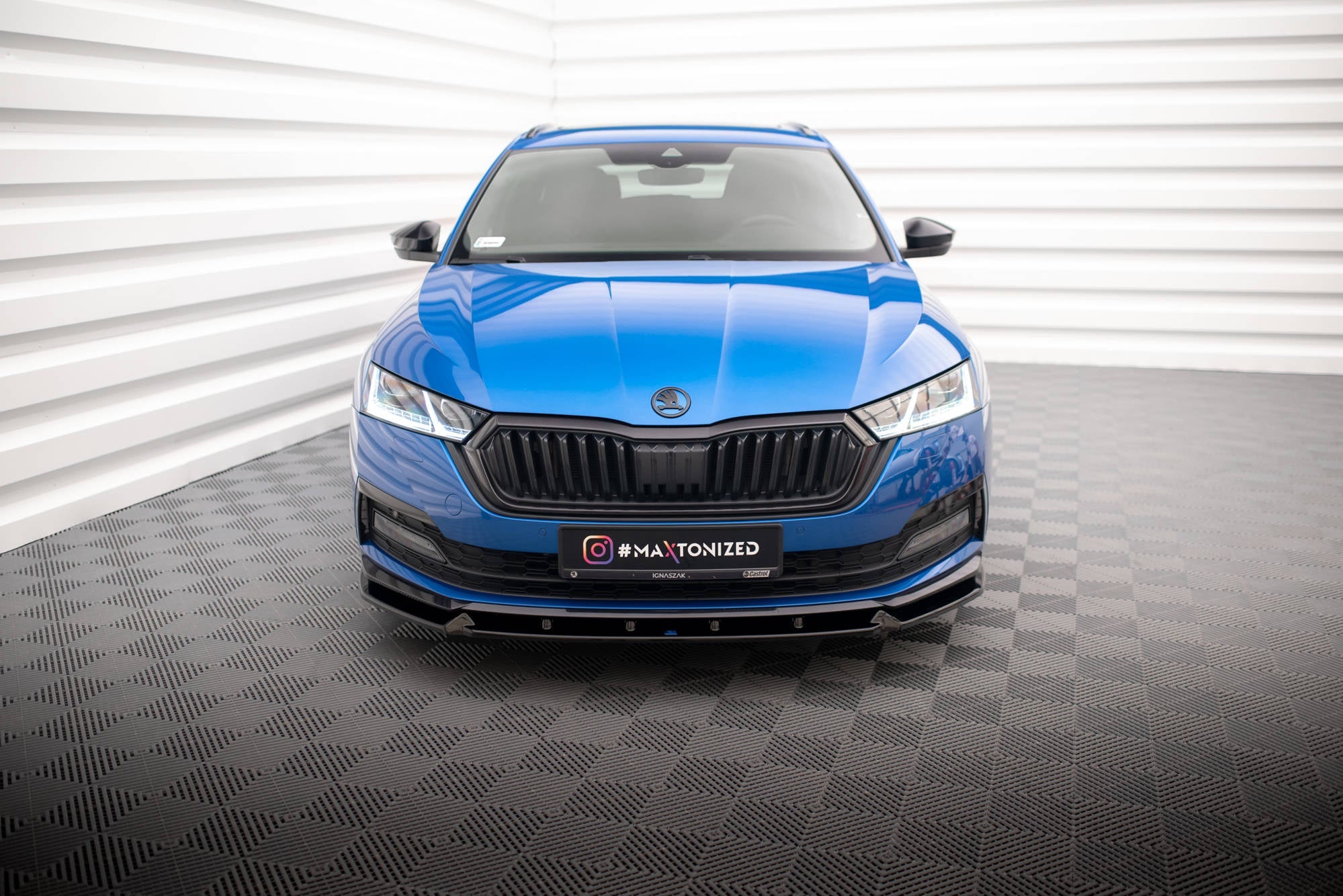 Maxton Design Splitter delantero V.1 para Skoda Octavia Sportline Mk4 - imagen 2