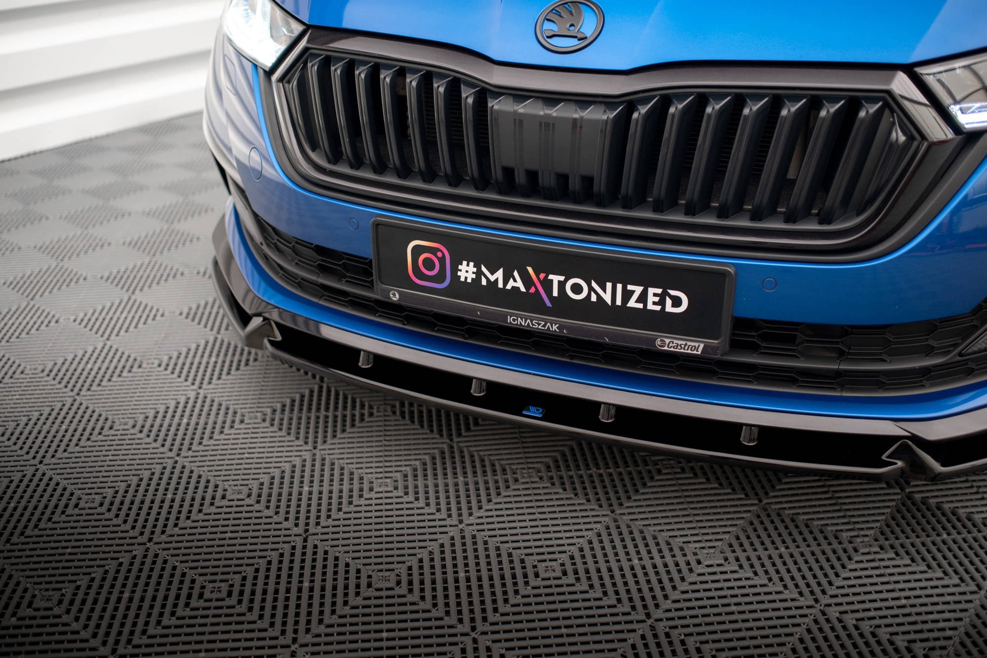 Maxton Design Splitter delantero V.1 para Skoda Octavia Sportline Mk4 - imagen 3