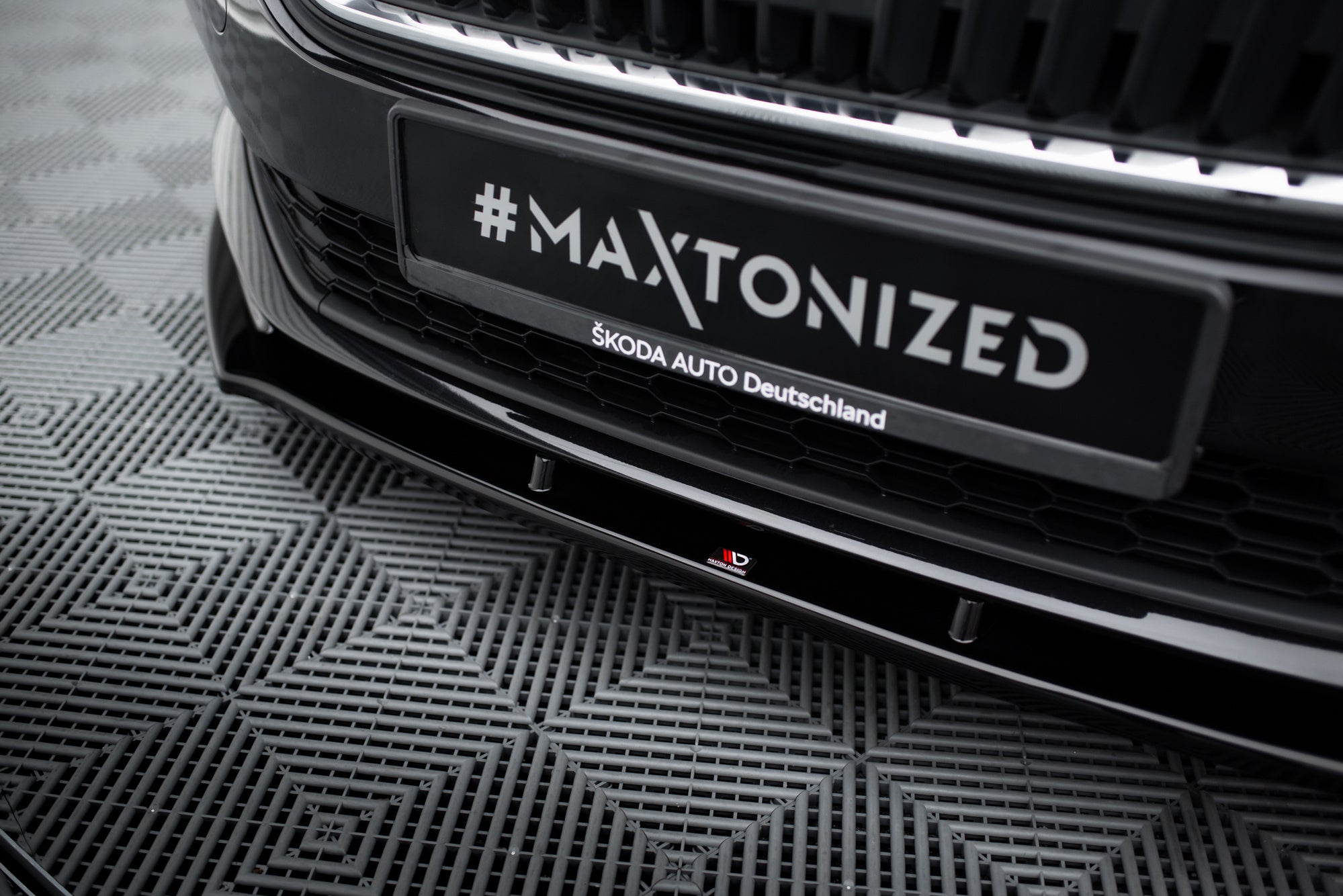 Maxton Design Splitter delantero V.1 para Skoda Scala - imagen 3