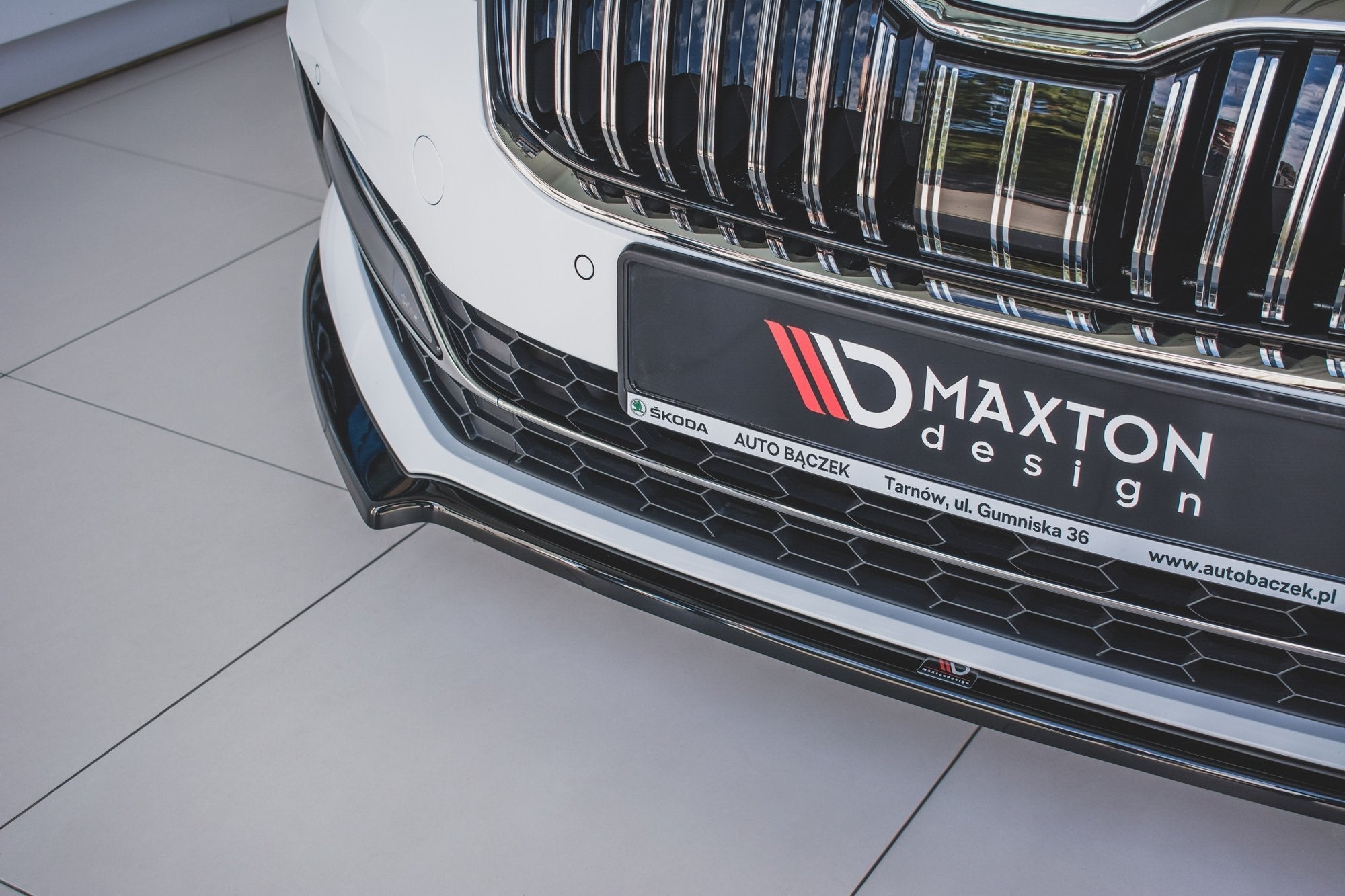 Maxton Design Splitter delantero V.1 para Skoda Superb Liftback / Combi Mk3 Facelift - imagen 4