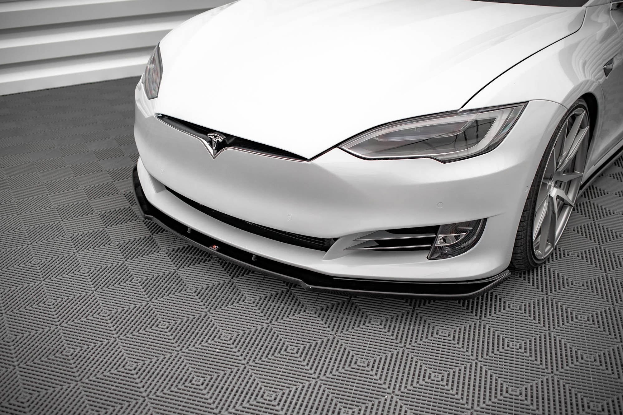 Maxton Design Splitter delantero V.1 para Tesla Model S Facelift - imagen 3