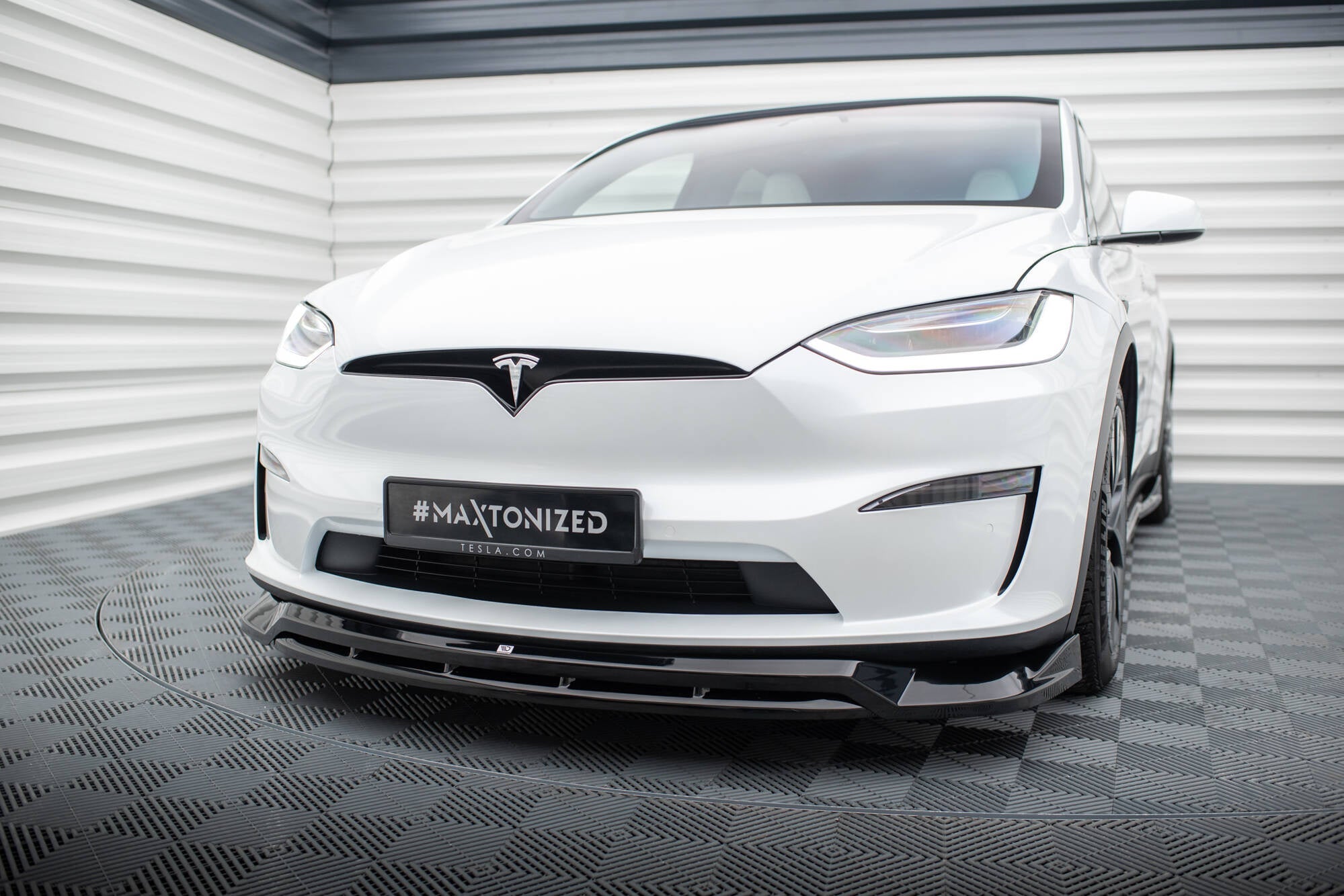 Maxton Design Splitter delantero V.1 para Tesla Model X Mk1 Facelift - imagen 1