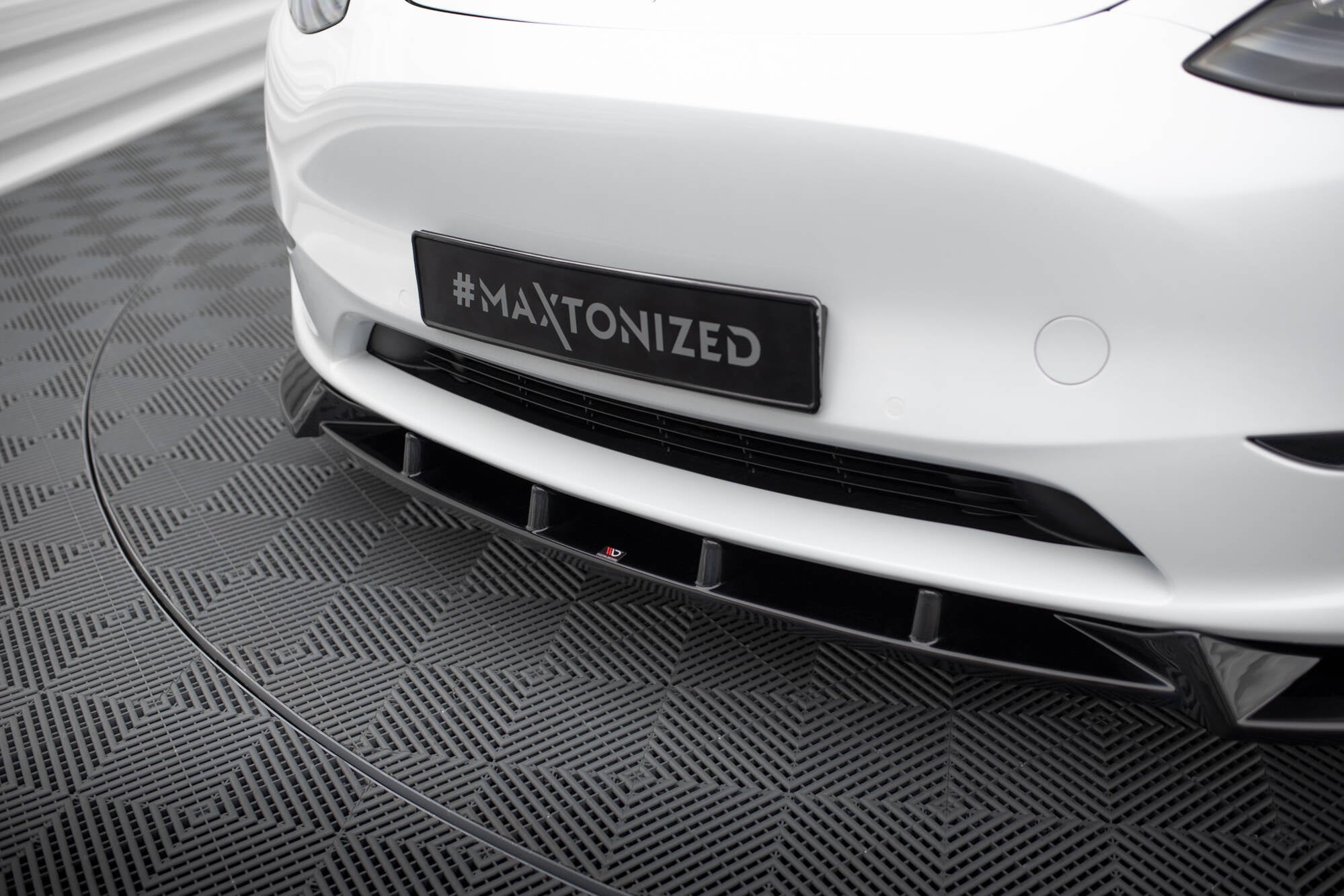 Maxton Design Splitter delantero V.1 para Tesla Model Y - imagen 3