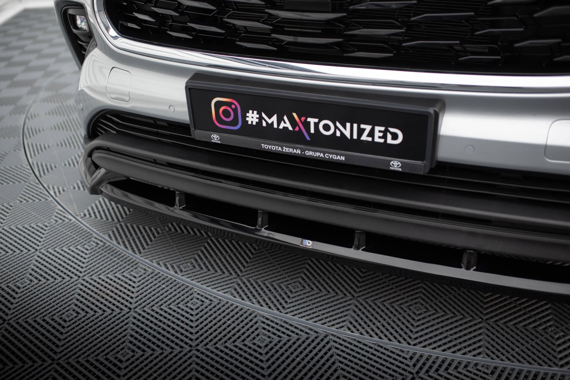 Maxton Design Splitter delantero V.1 para Toyota Highlander Mk4 - imagen 3