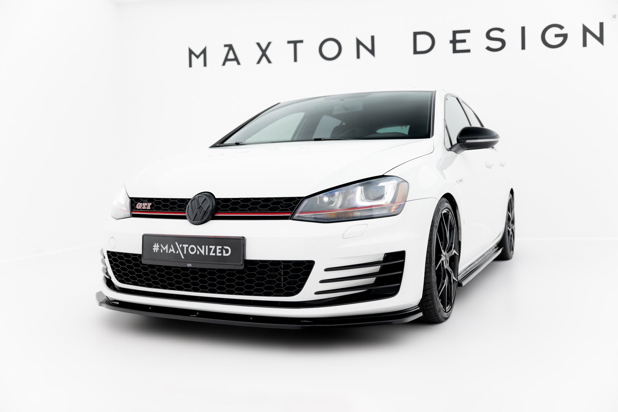 Maxton Design Splitter delantero V.1 para Volkswagen Golf GTI / GTD Mk7 - imagen 1