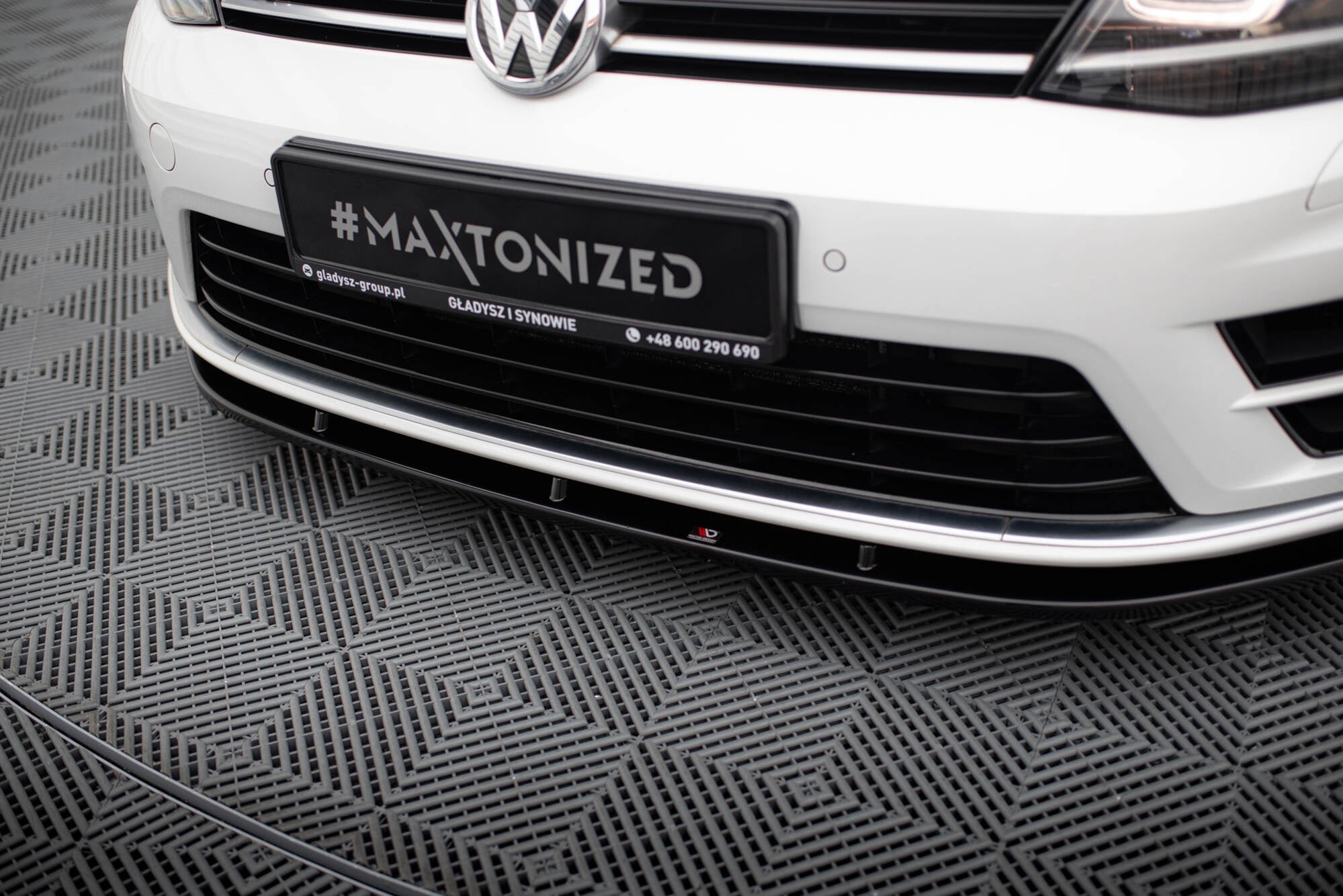 Maxton Design Splitter delantero V.1 para Volkswagen Golf R / R-Line Mk7 - imagen 3