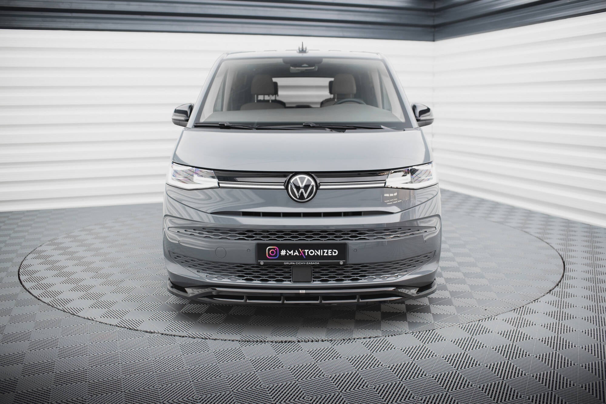 Maxton Design Splitter delantero V.1 para Volkswagen Multivan T7 - imagen 2