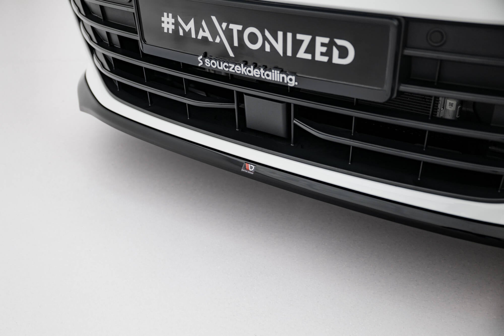 Maxton Design Splitter delantero V.1 para Volkswagen Passat B9 - imagen 3