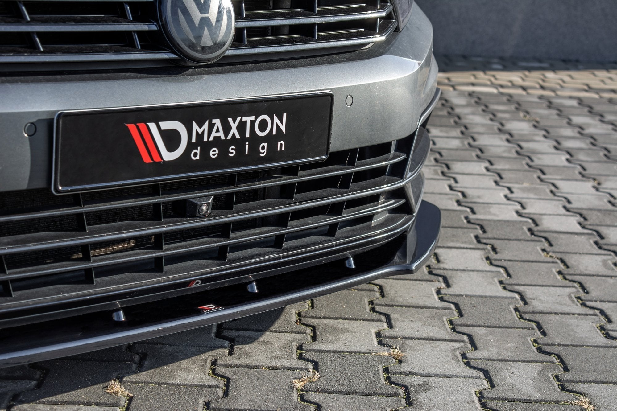 Maxton Design Splitter delantero V.1 para Volkswagen Passat R-Line B8 - imagen 4