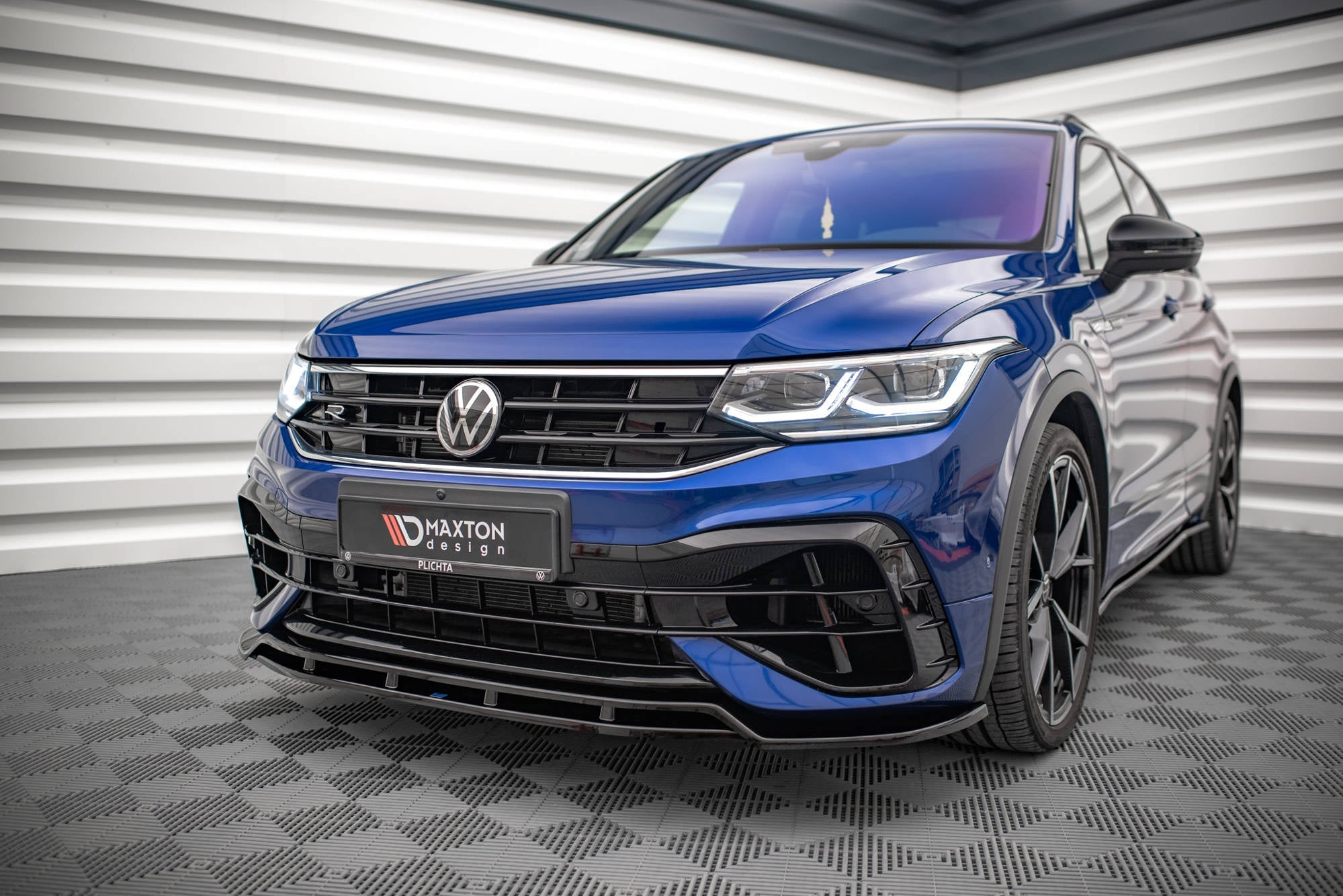 Maxton Design Splitter delantero V.1 para Volkswagen Tiguan R / R-Line Mk2 Facelift - imagen 1