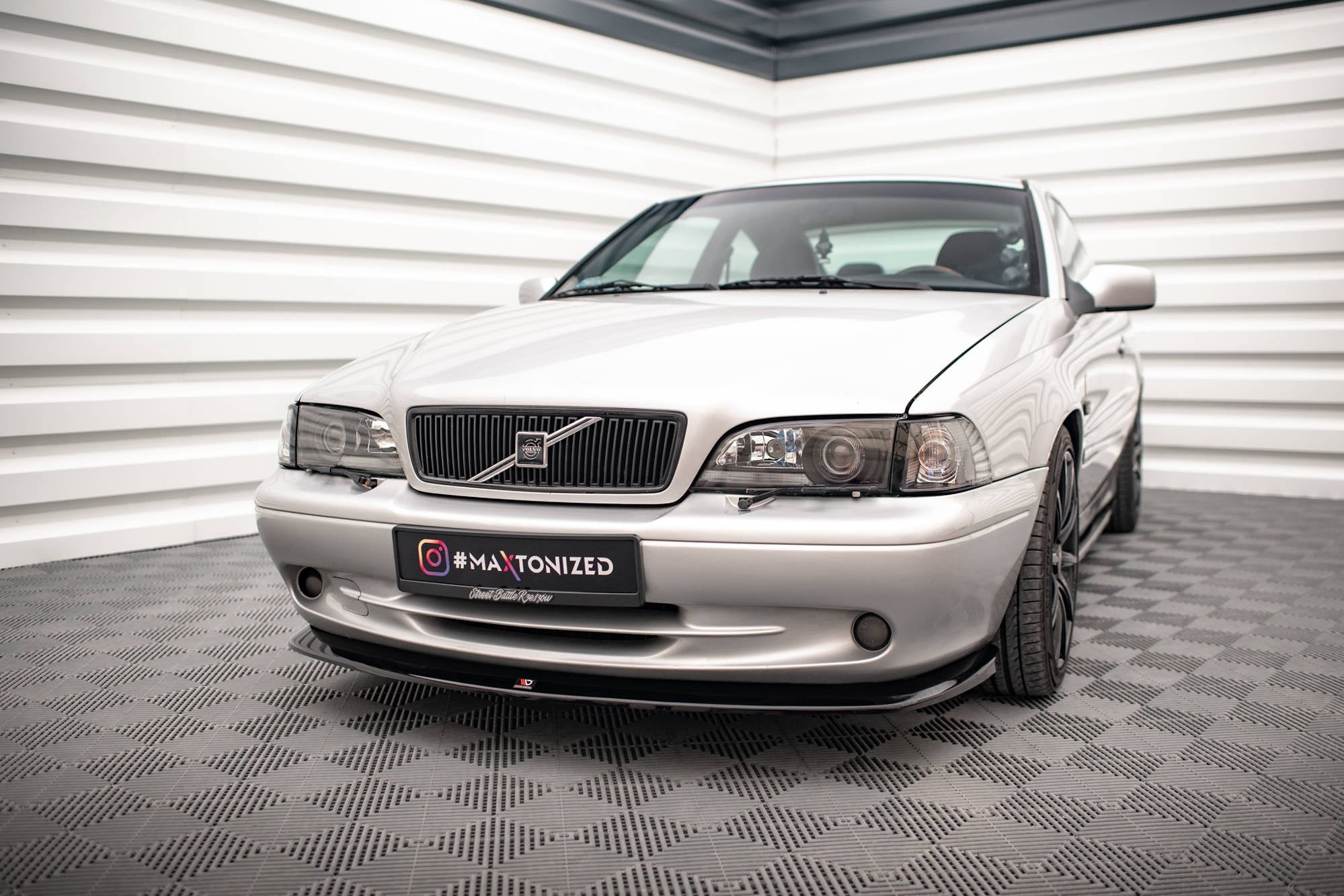 Maxton Design Splitter delantero V.1 para Volvo C70 Mk1 - imagen 1