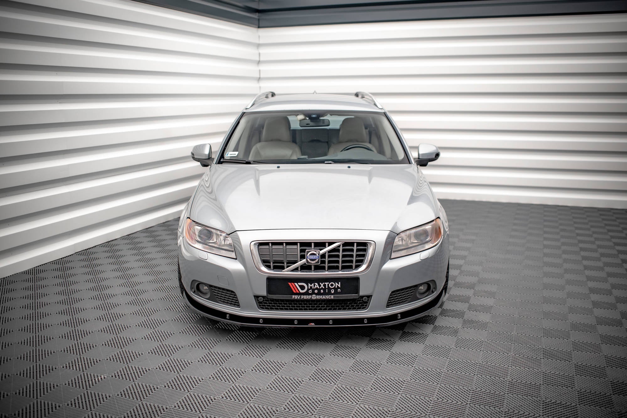 Maxton Design Splitter delantero V.1 para Volvo V70 Mk3 - imagen 2